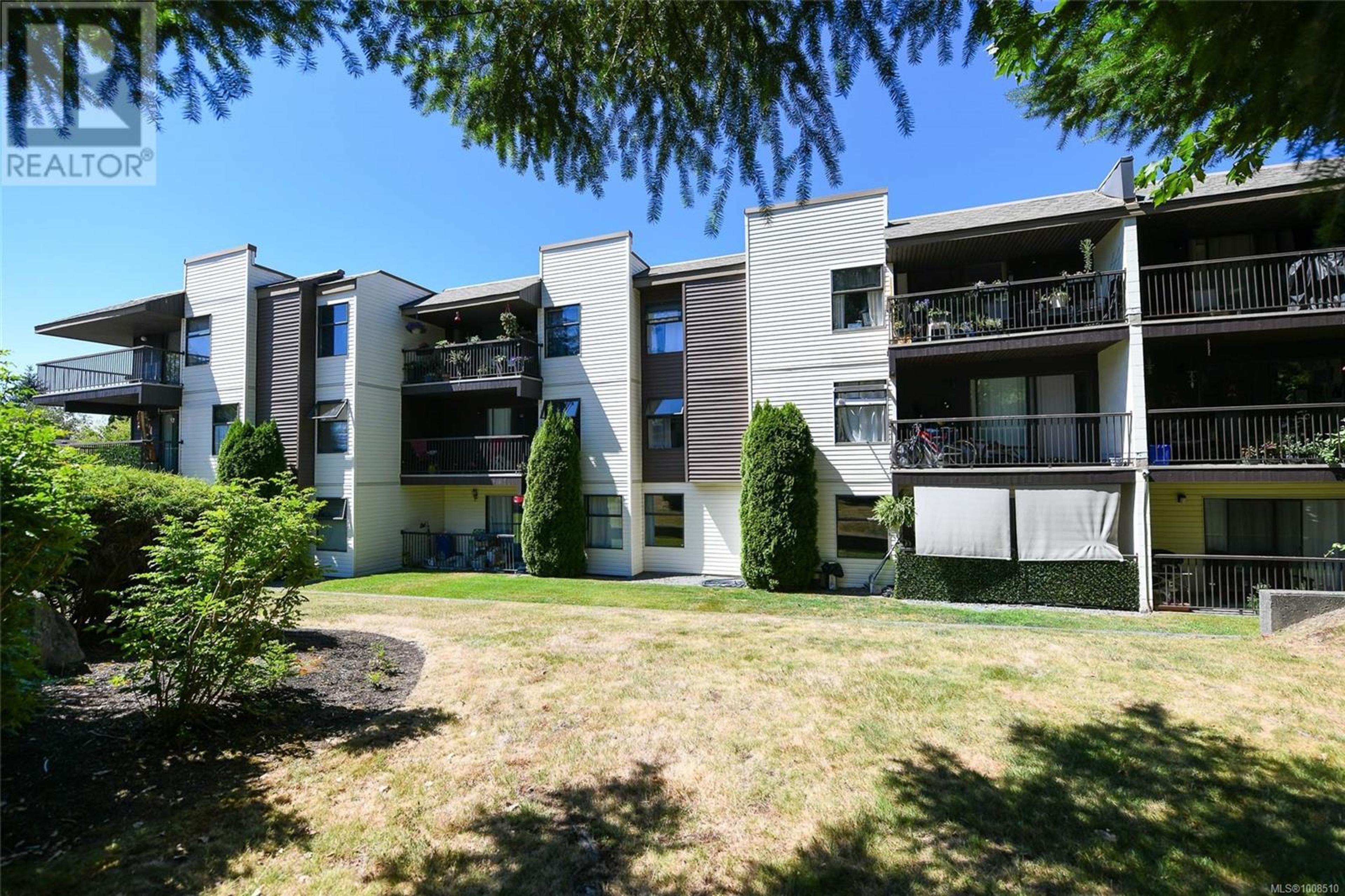 585 Dogwood St, Campbell River - Exteriors - Photo 4