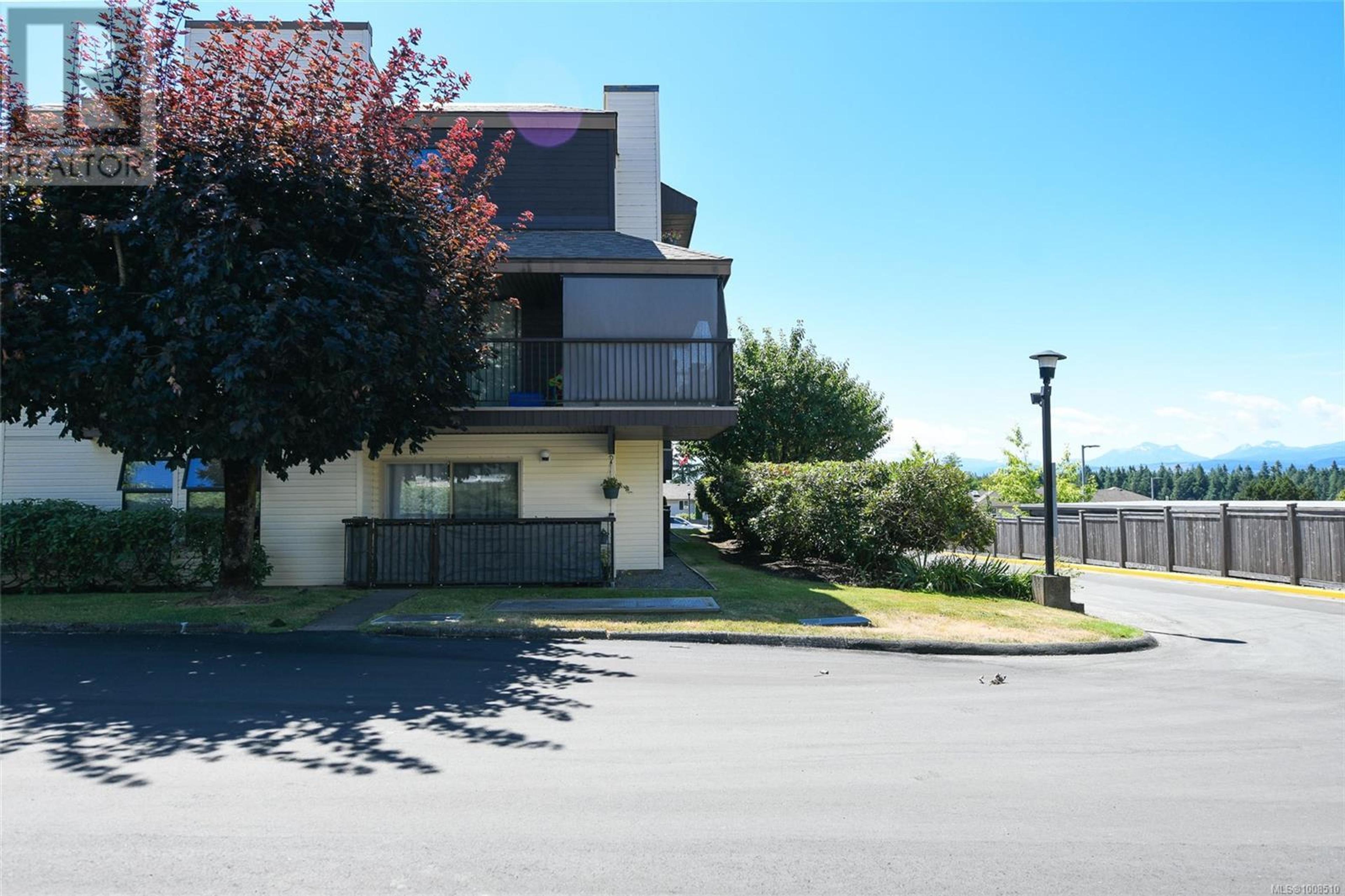 585 Dogwood St, Campbell River - Exteriors - Photo 5