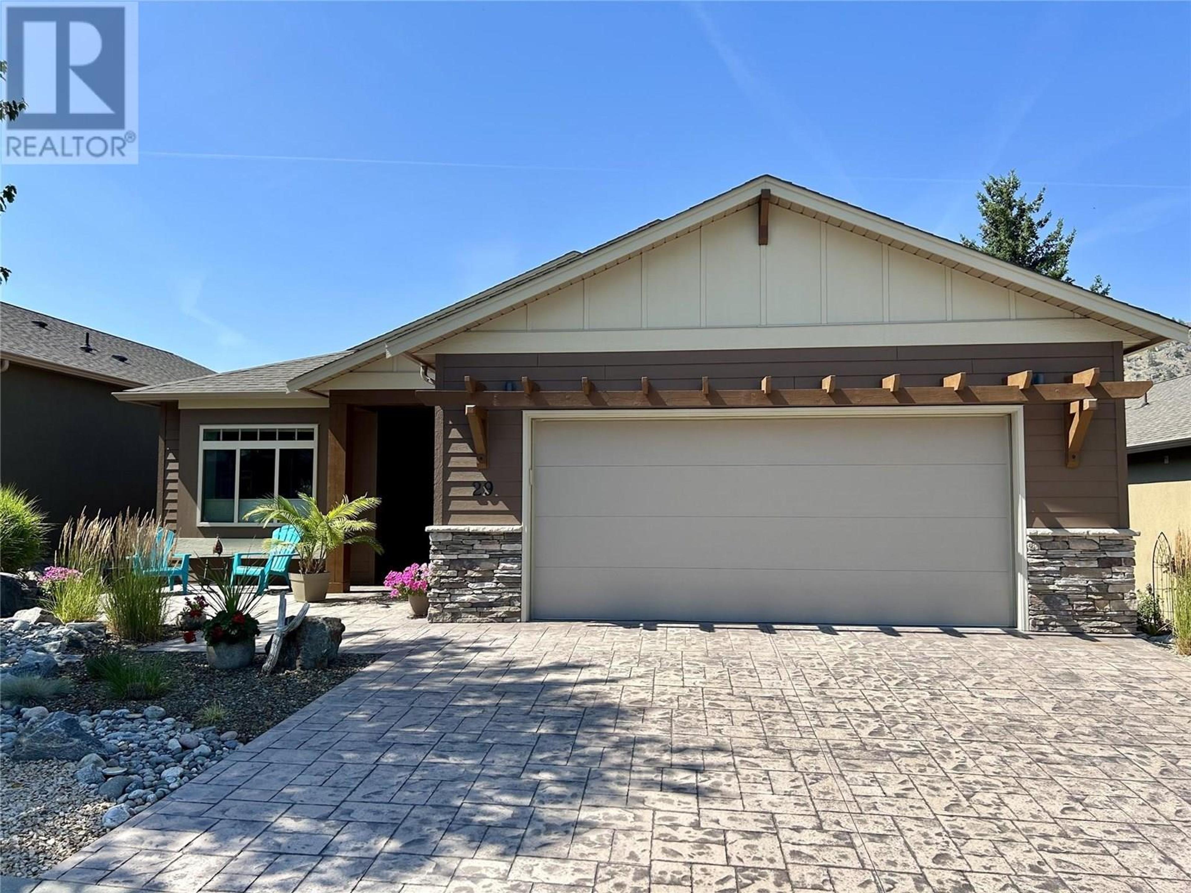 6833 MEADOWS Drive, Oliver - Exteriors - Photo 3