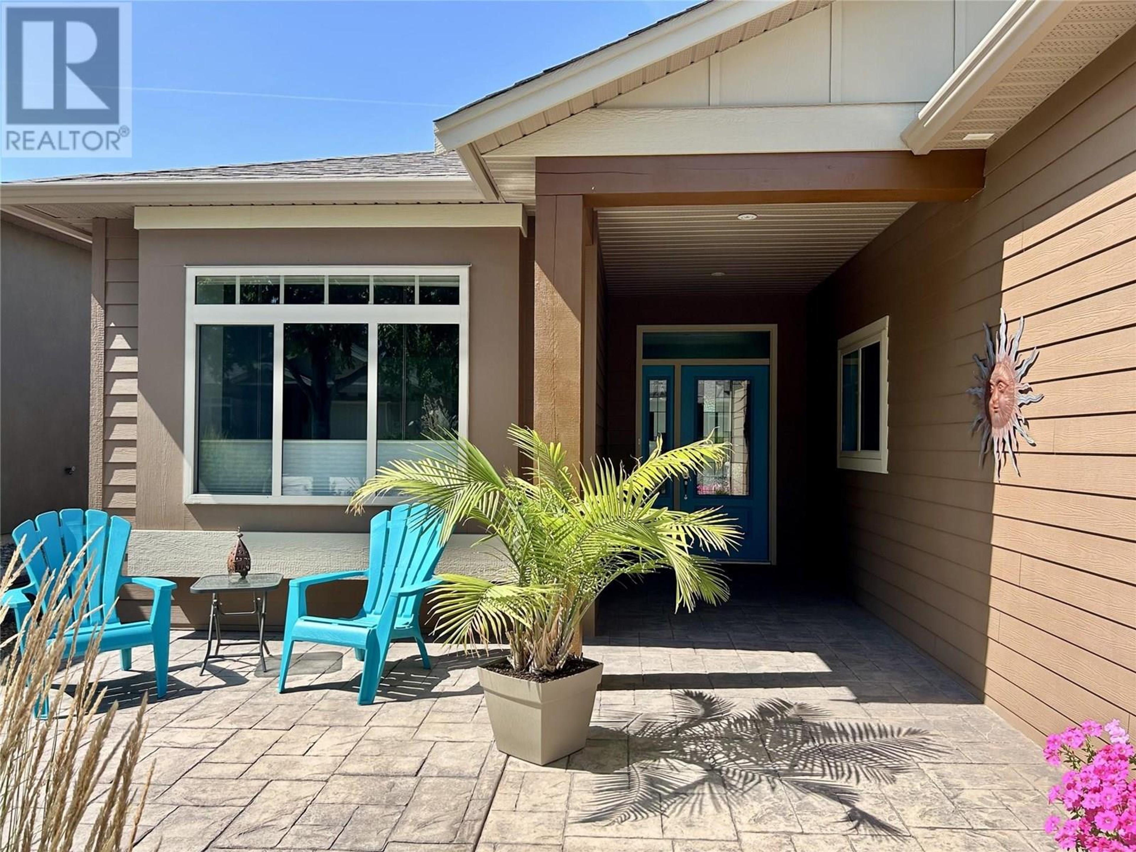 6833 MEADOWS Drive, Oliver - Exteriors - Photo 5