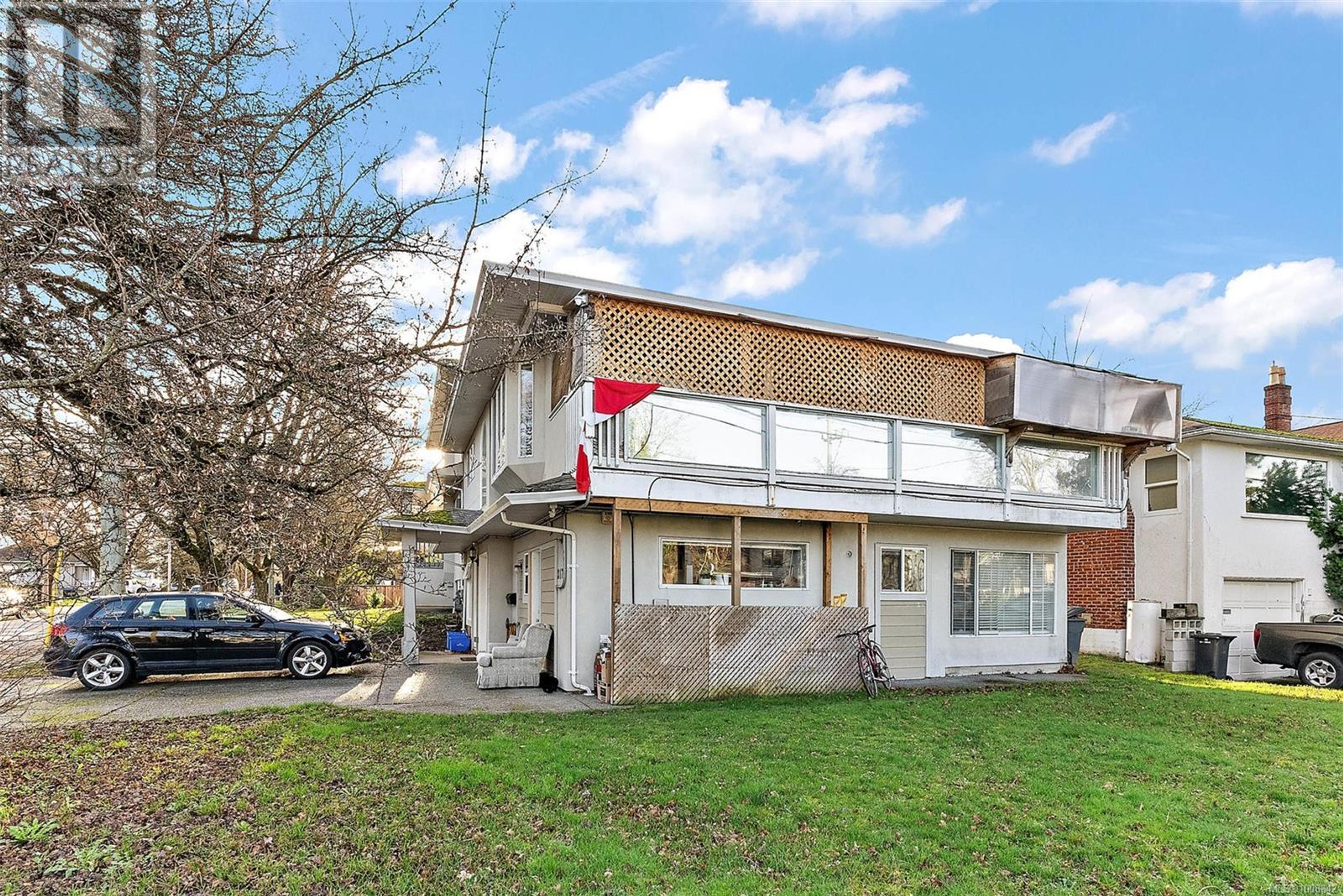 3176 Balfour Ave, Victoria - Exteriors - Photo 3