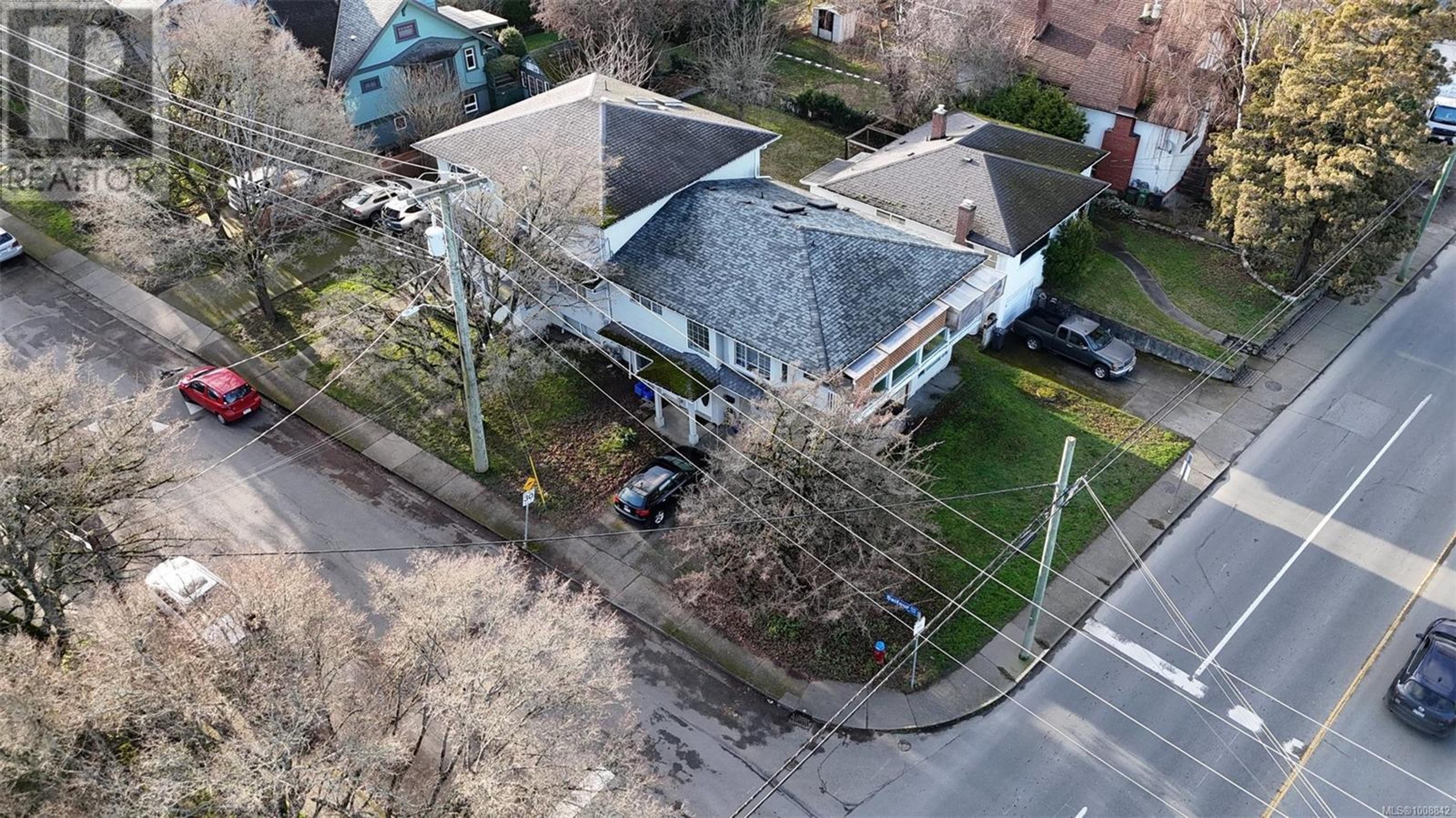 3176 Balfour Ave, Victoria - Exteriors - Drone/Aerial View - Photo 4