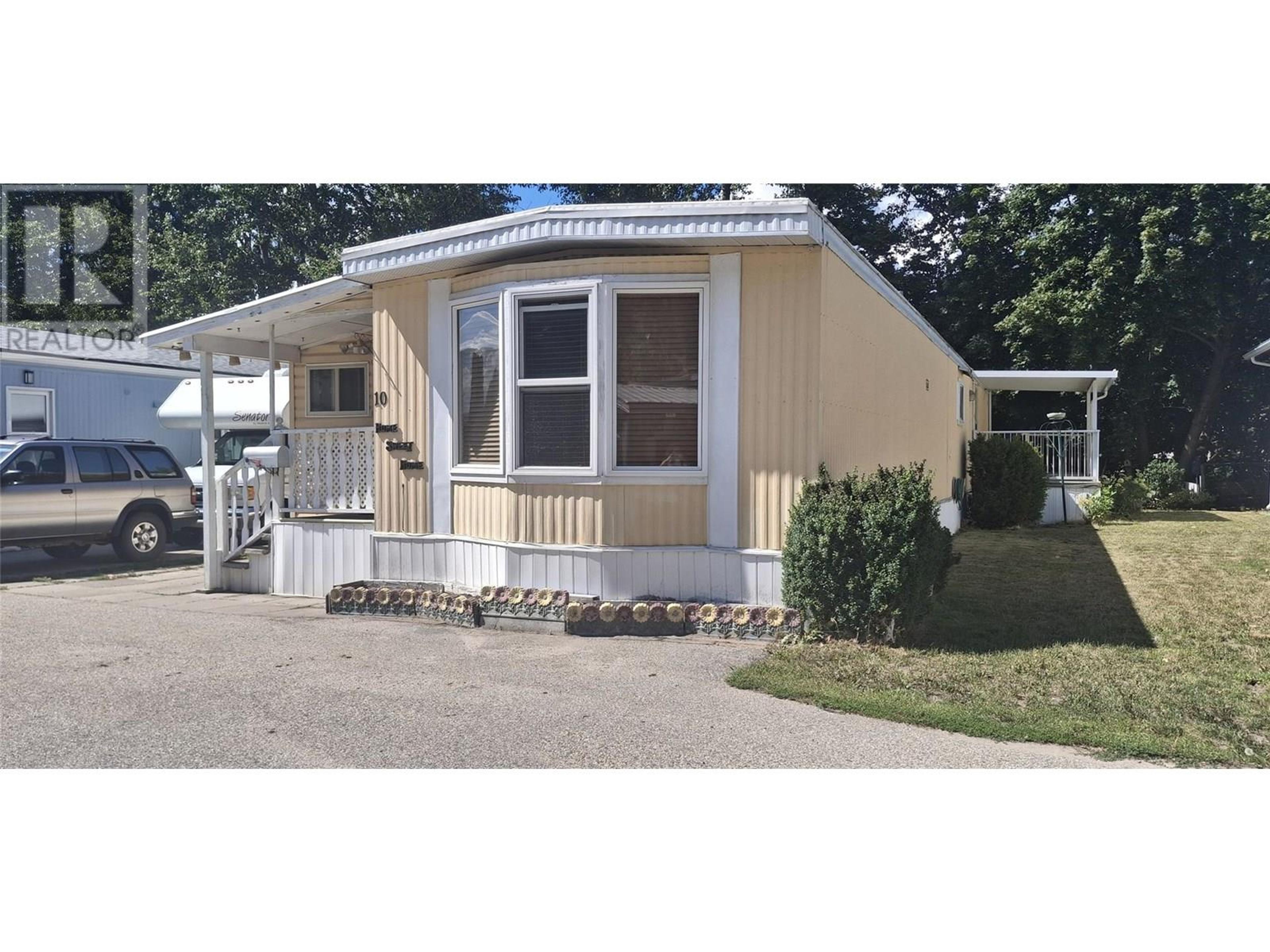 566 Coburn Street, Chase - Exteriors - Photo 4