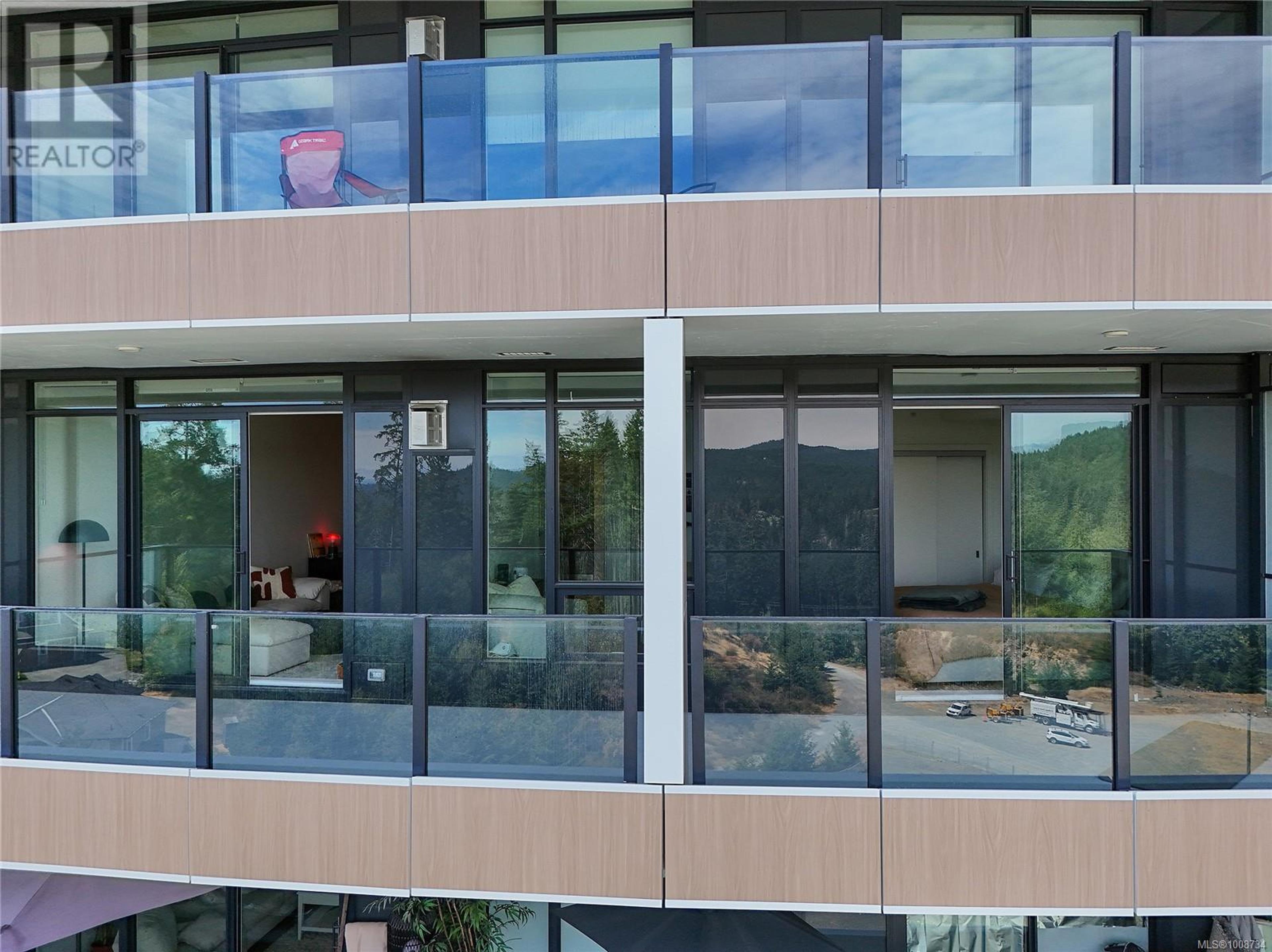 2000 Hannington Rd, Langford - Exteriors - Photo 2