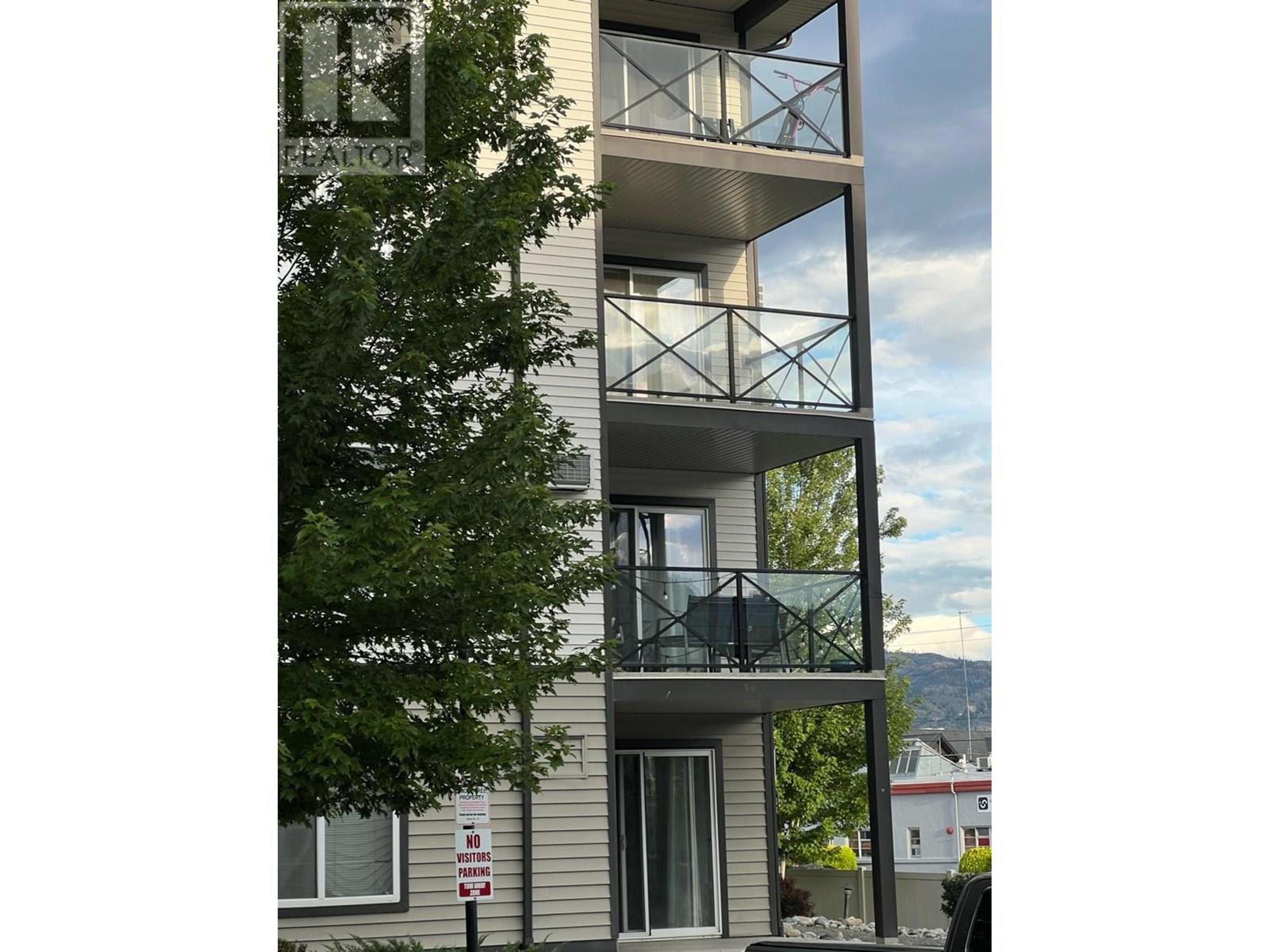 256 HASTINGS Avenue, Penticton - Exteriors - Photo 2