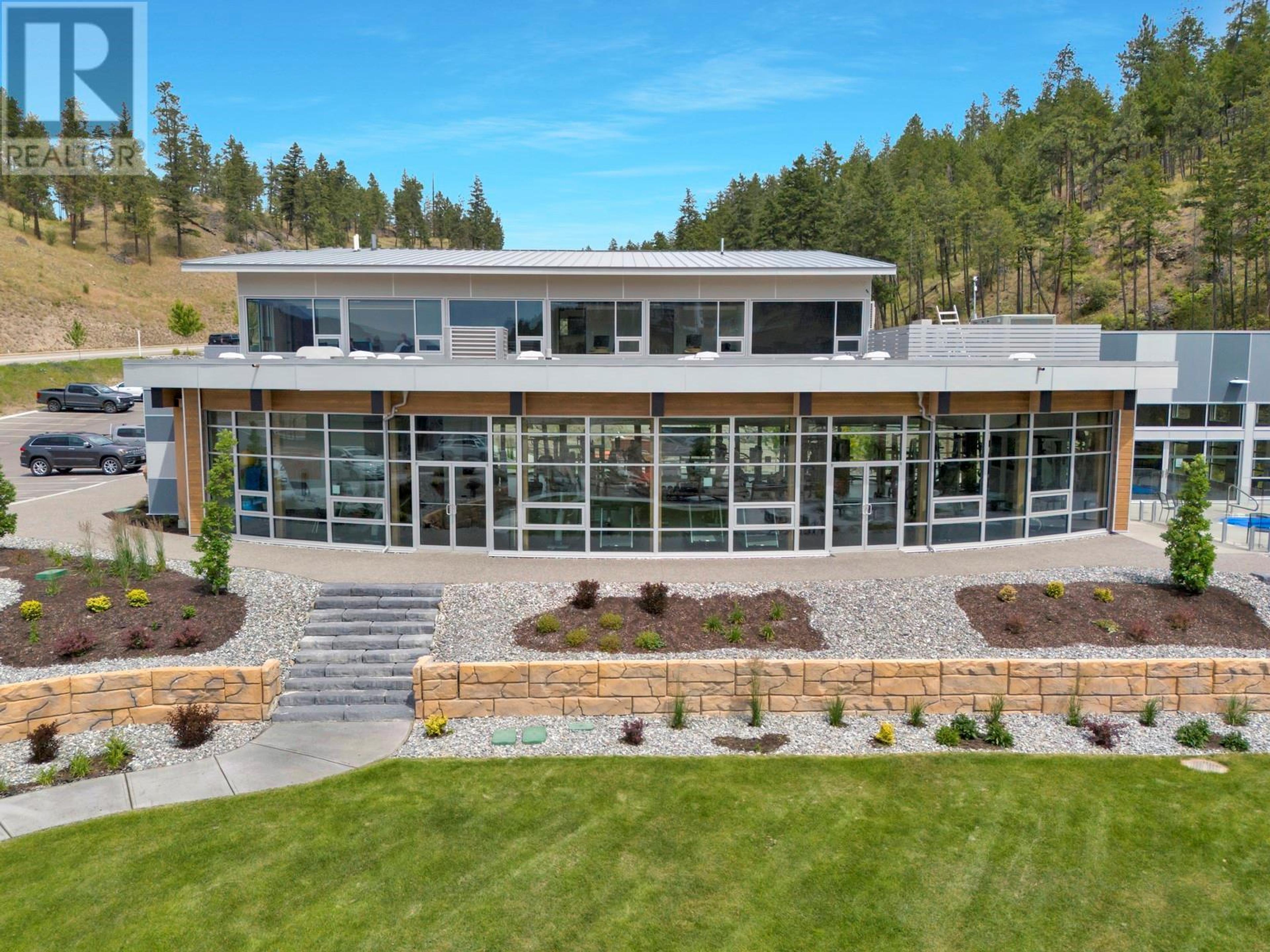 3220 Hilltown Drive, Kelowna - Exteriors - Photo 6