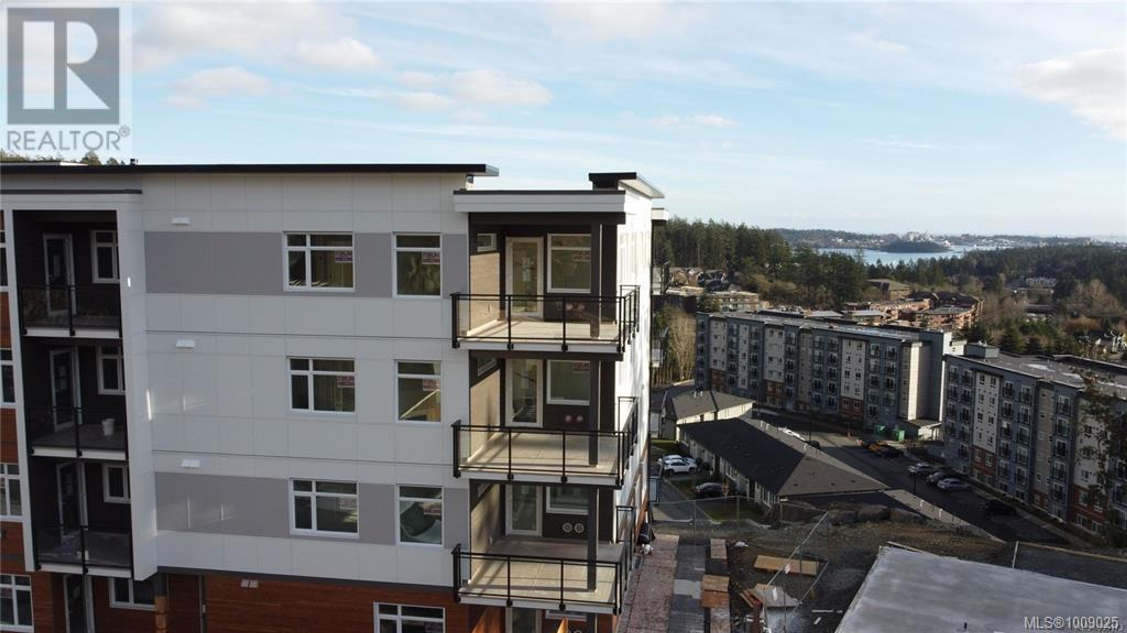 2000 West Park Lane, View Royal - Exteriors - Photo 7