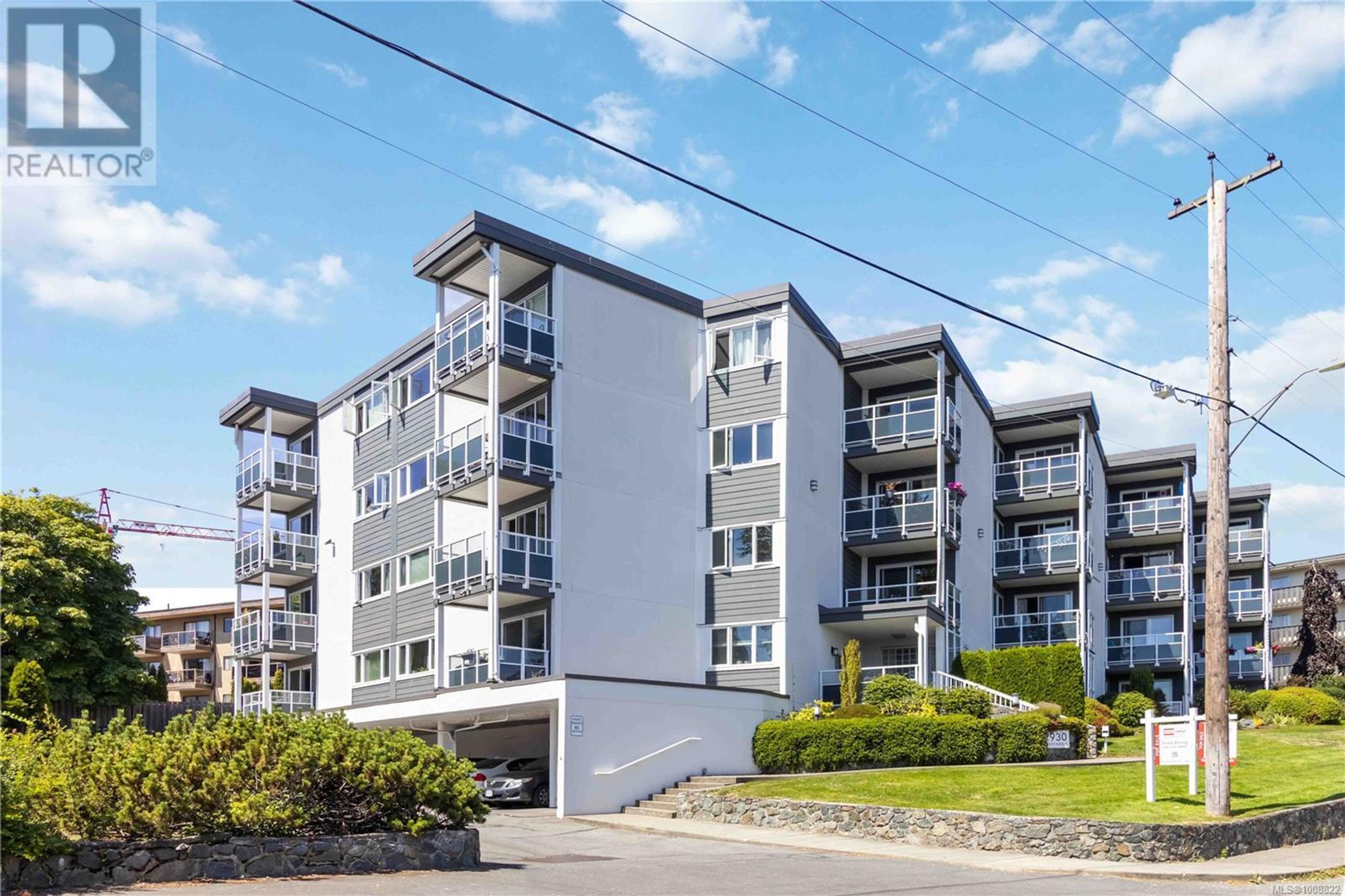 2930 Washington Ave, Victoria - Exteriors - Full Complex View - Photo 2