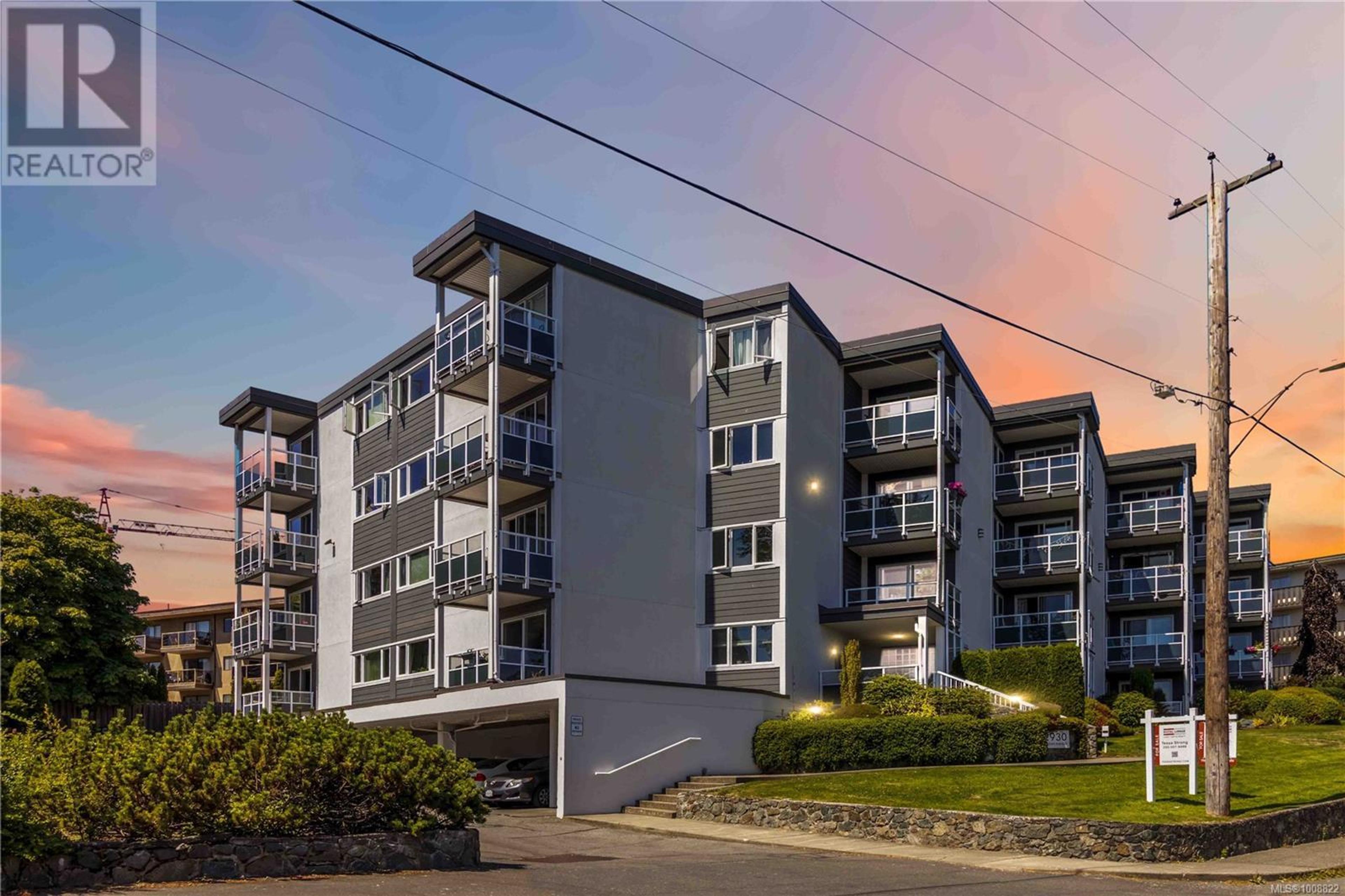 2930 Washington Ave, Victoria - Exteriors - Full Complex View - Photo 4