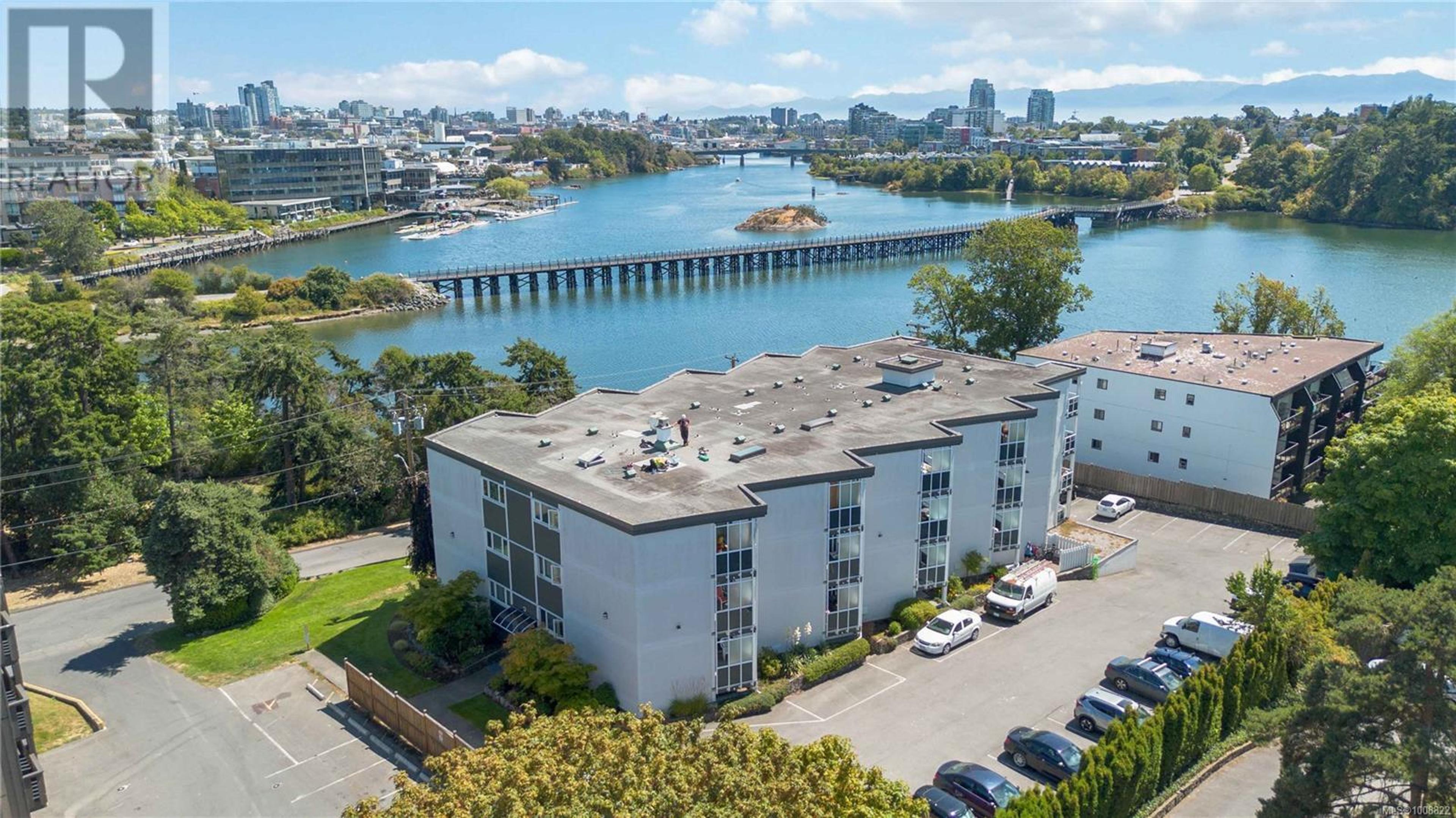 2930 Washington Ave, Victoria - Exteriors - Full Complex View, Drone/Aerial View - Photo 11