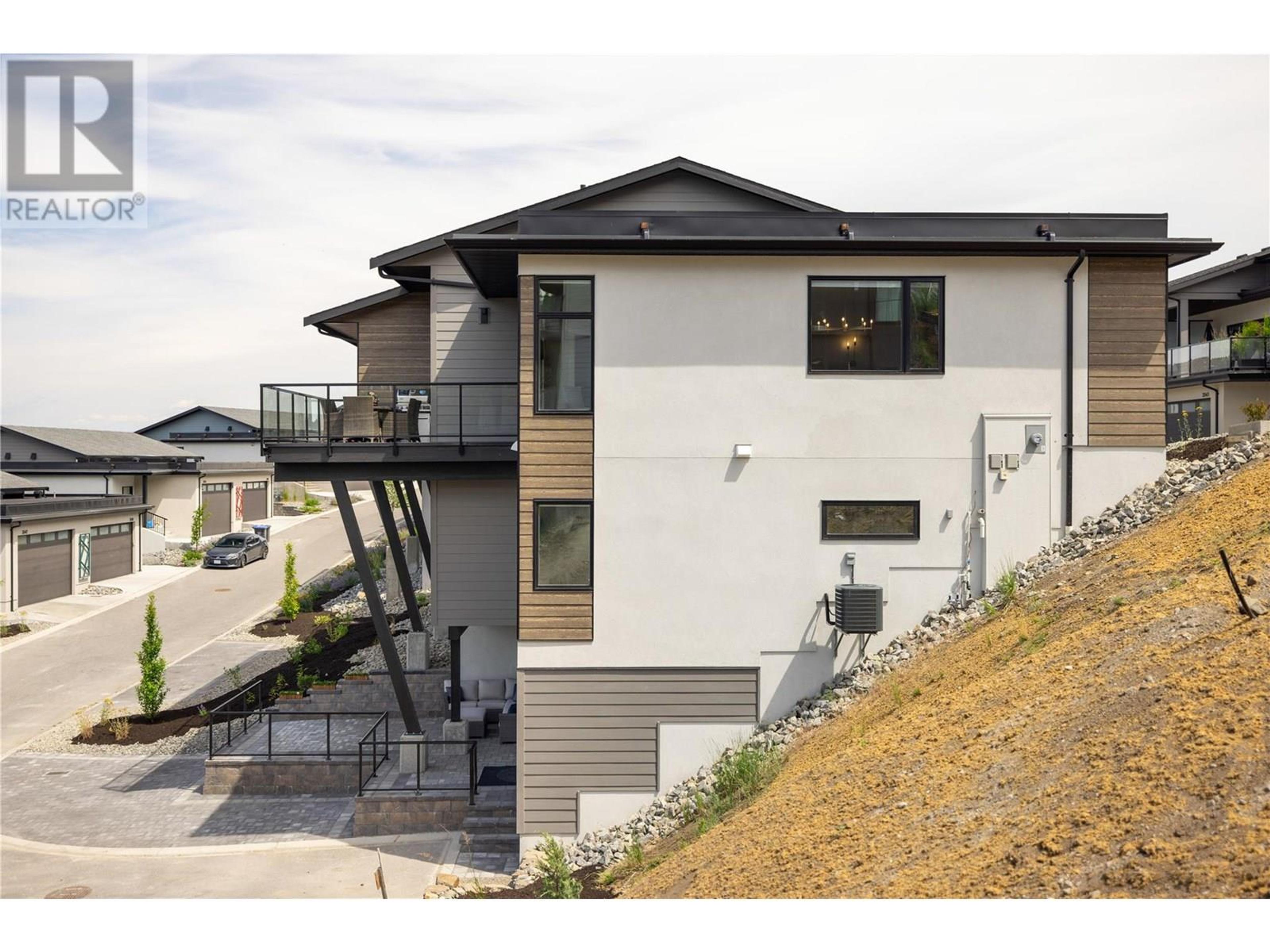 3332 Aspen Lane, Kelowna - Exteriors - Photo 2