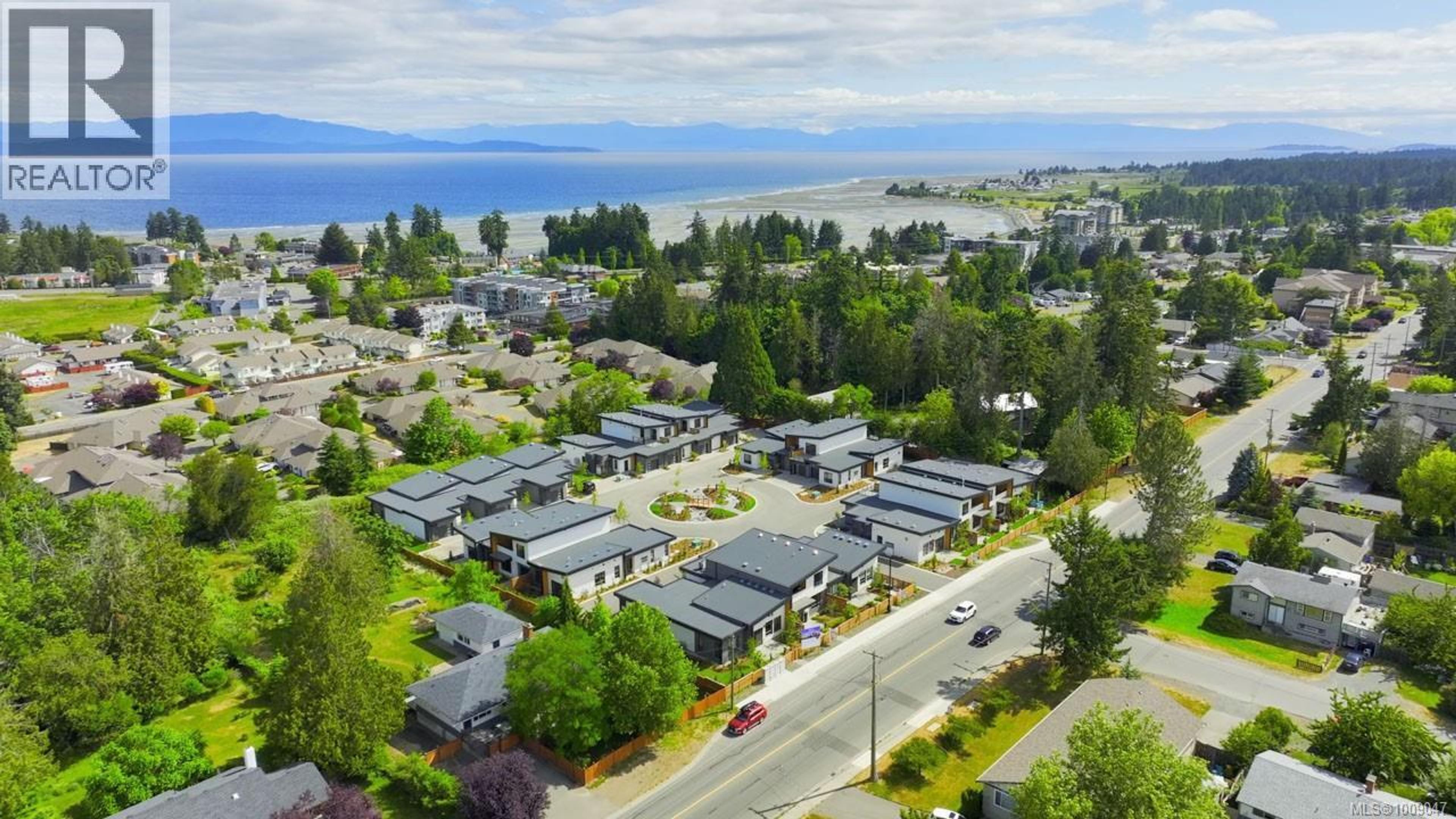 463 Hirst Ave, Parksville - Exteriors - Full Complex View, Drone/Aerial View - Photo 1