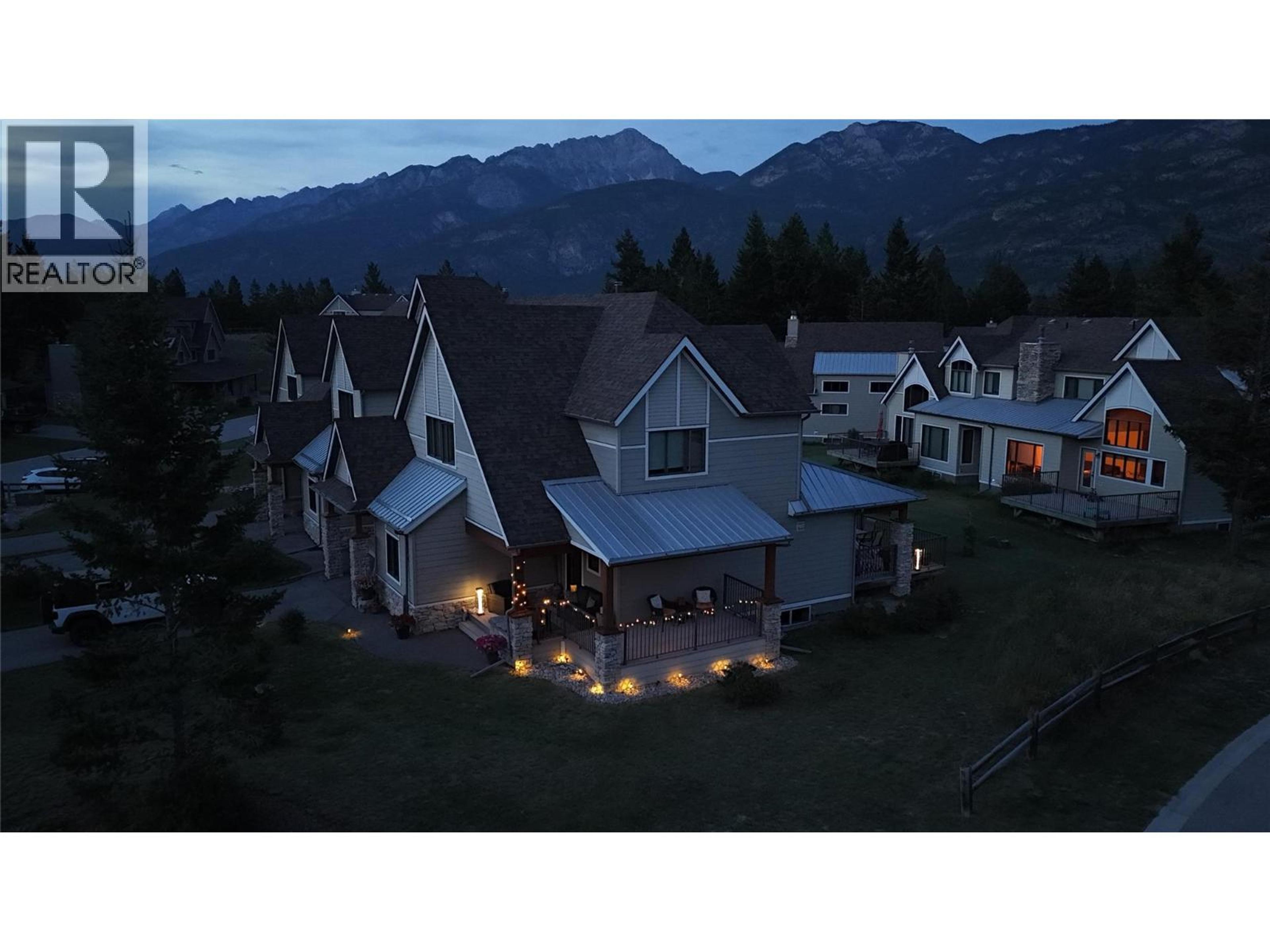6800 COLUMBIA LAKE Road, Fairmont Hot Springs - Exteriors - Full Complex View, Drone/Aerial View - Photo 2