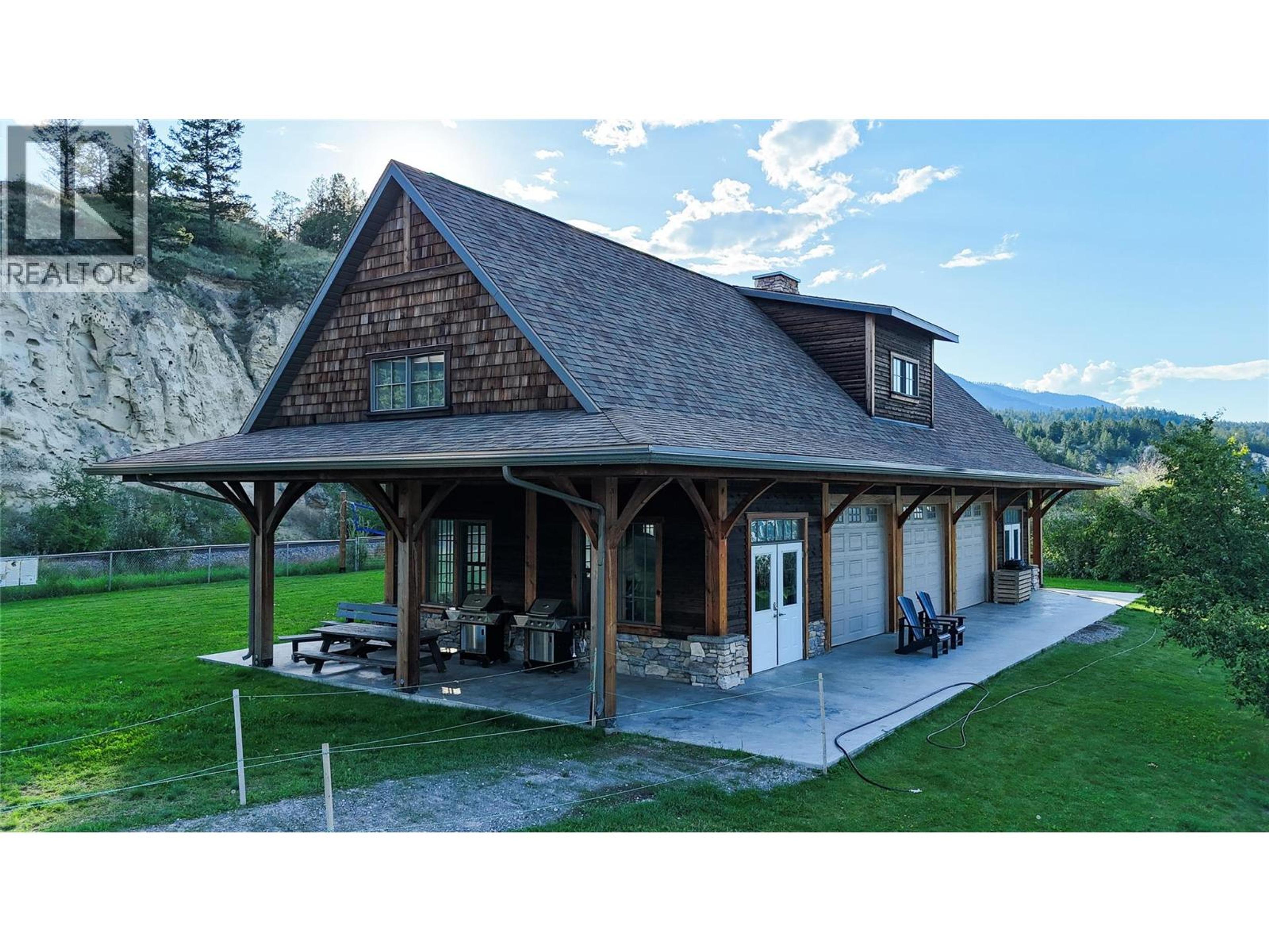 6800 COLUMBIA LAKE Road, Fairmont Hot Springs - Exteriors - Photo 7