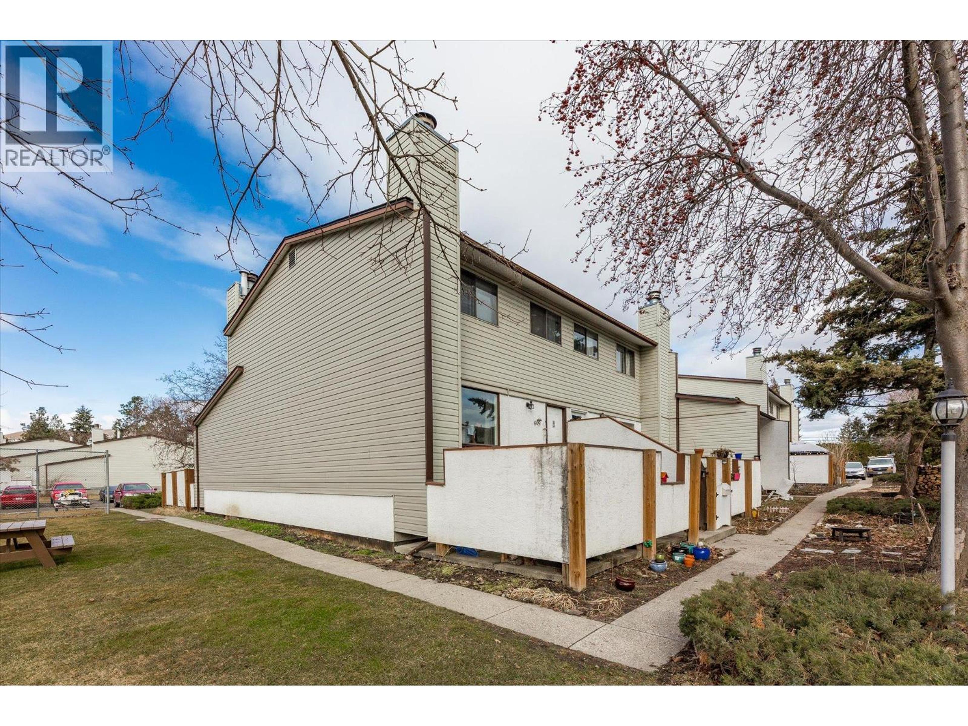 2100 43 Avenue, Vernon - Exteriors - Full Complex View - Photo 1
