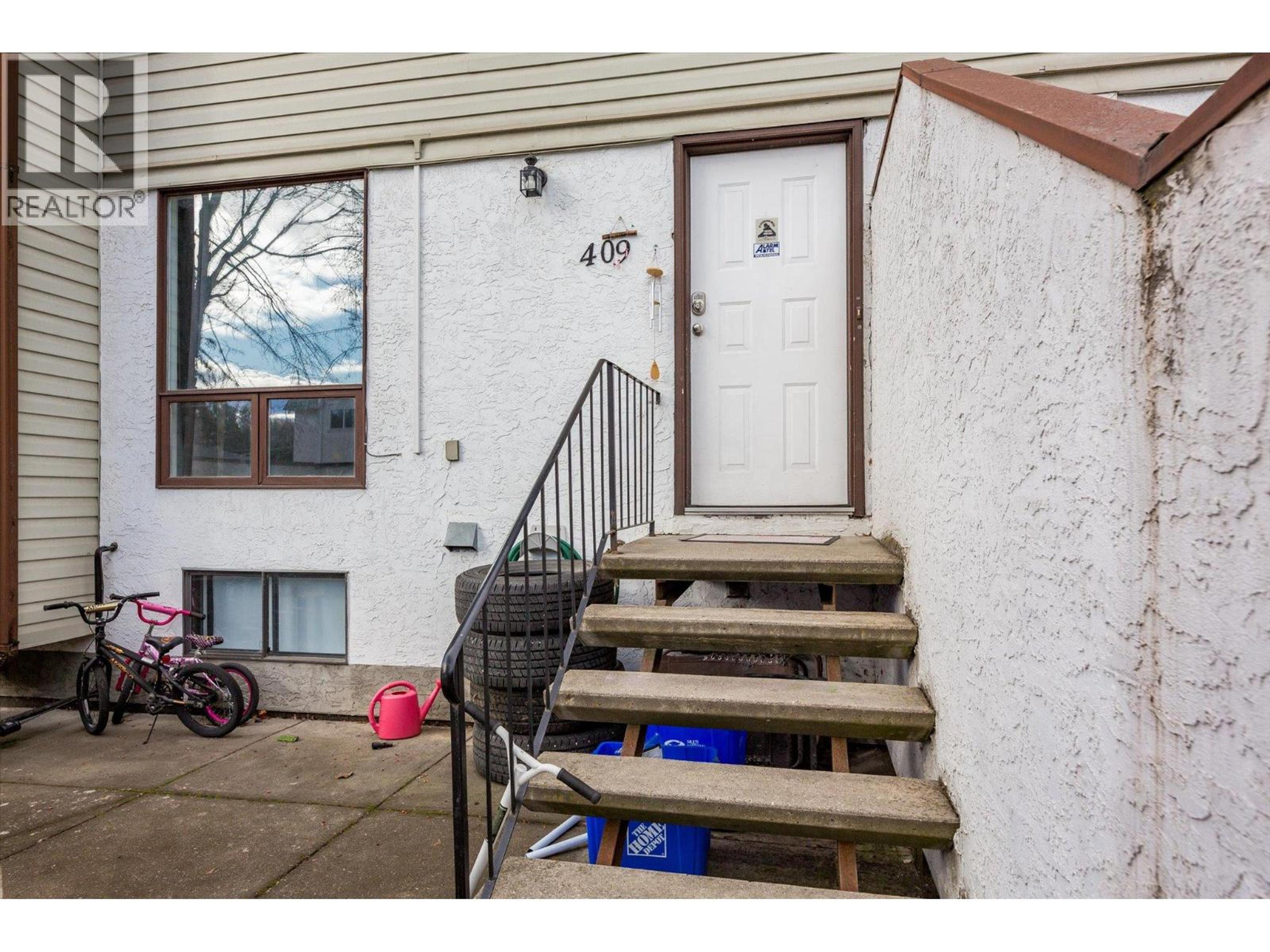 2100 43 Avenue, Vernon - Exteriors - Photo 4