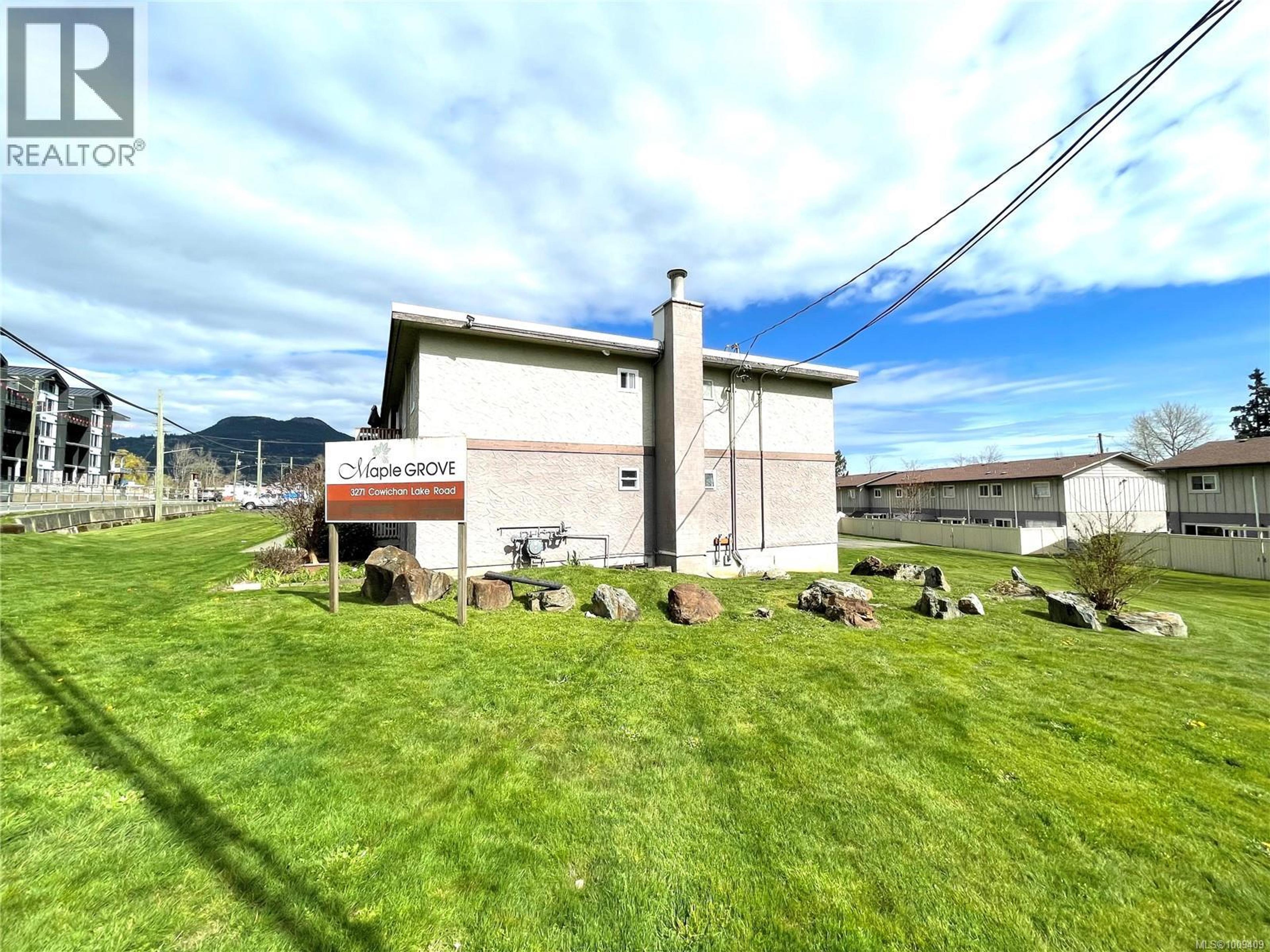 3271 Cowichan Lake Rd, Duncan - Exteriors - Photo 2