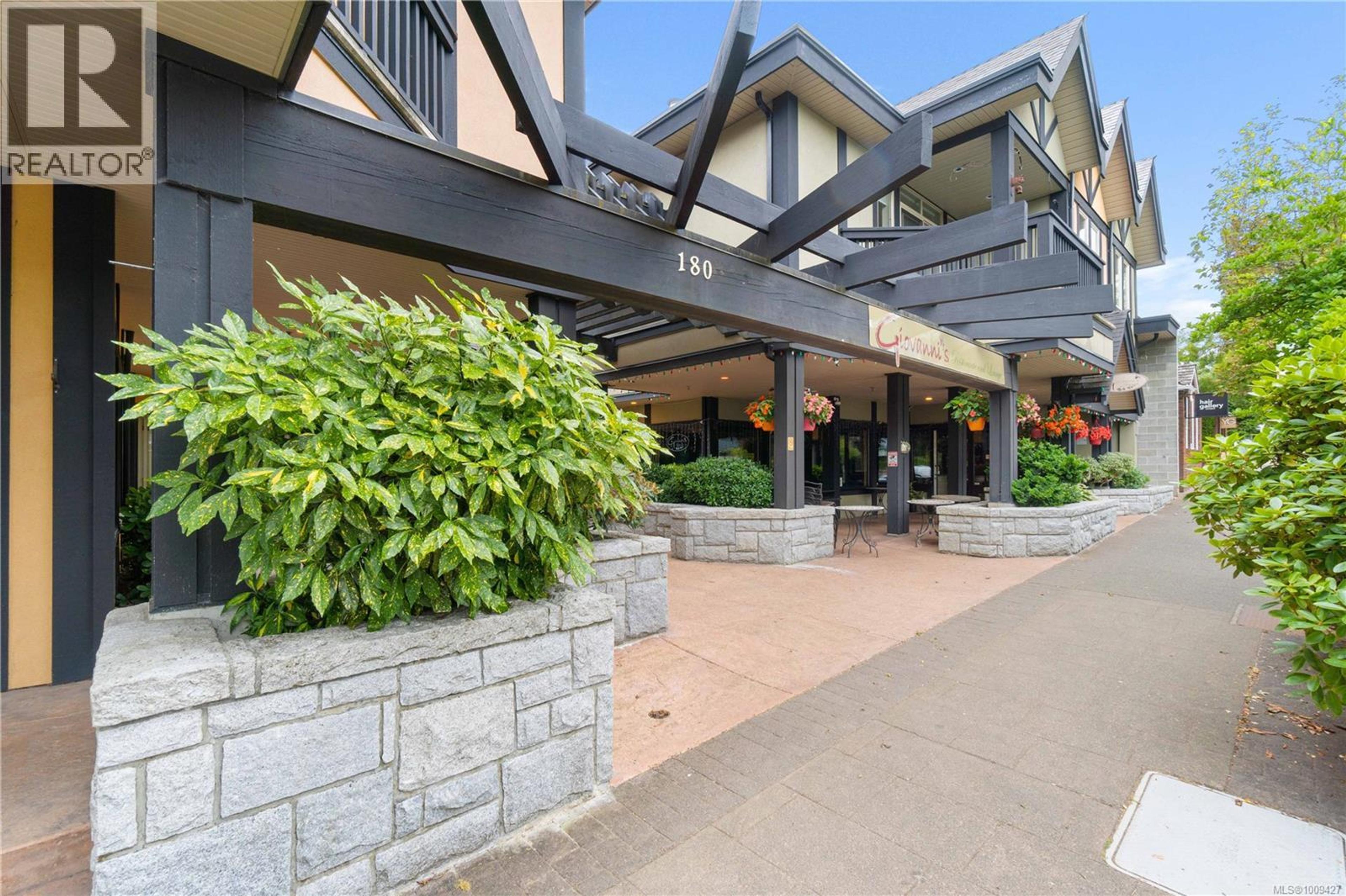 180 Second Ave, Qualicum Beach - Exteriors - Photo 3