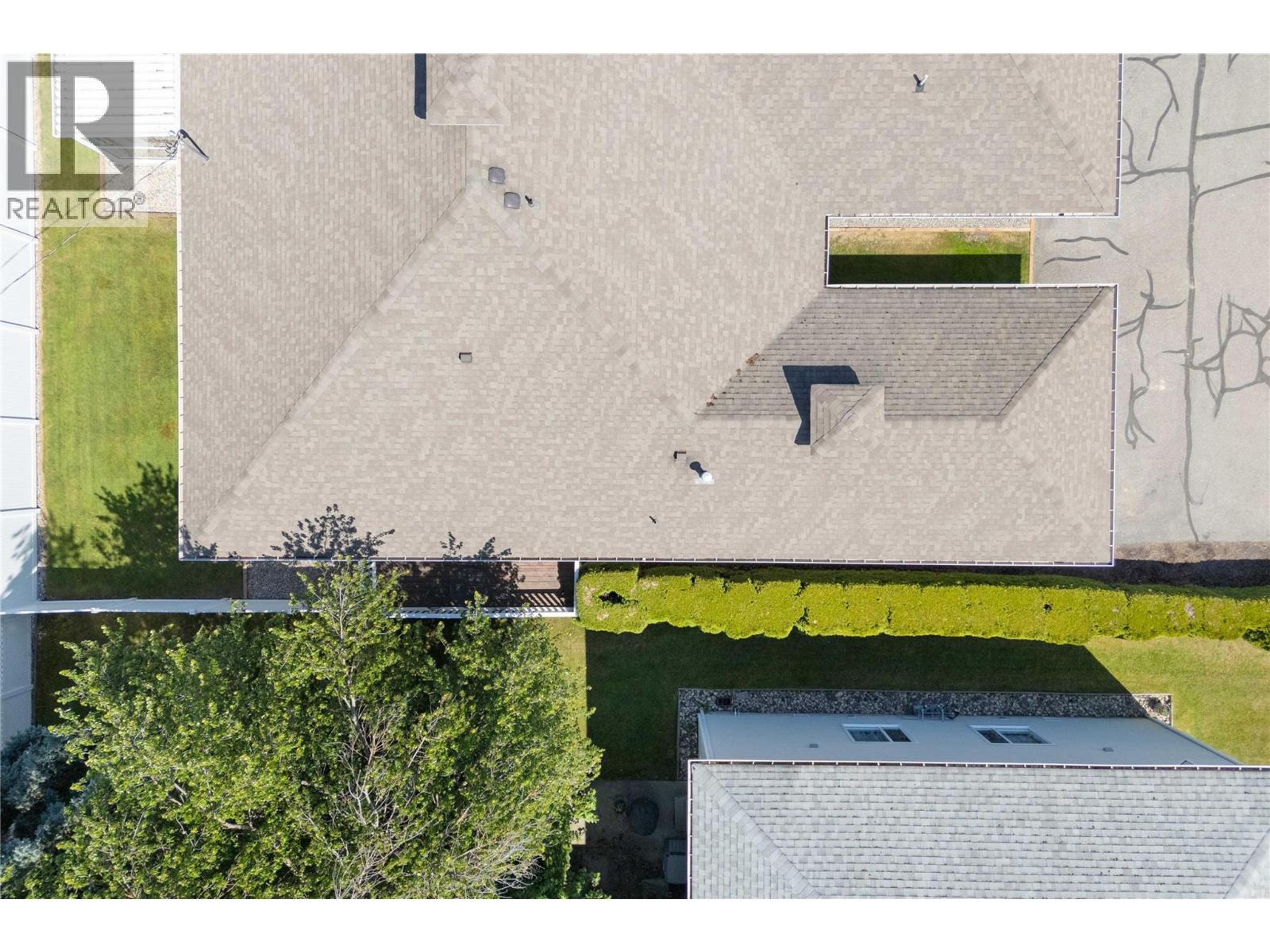 900 5 Avenue SW, Salmon Arm - Exteriors - Drone/Aerial View - Photo 14