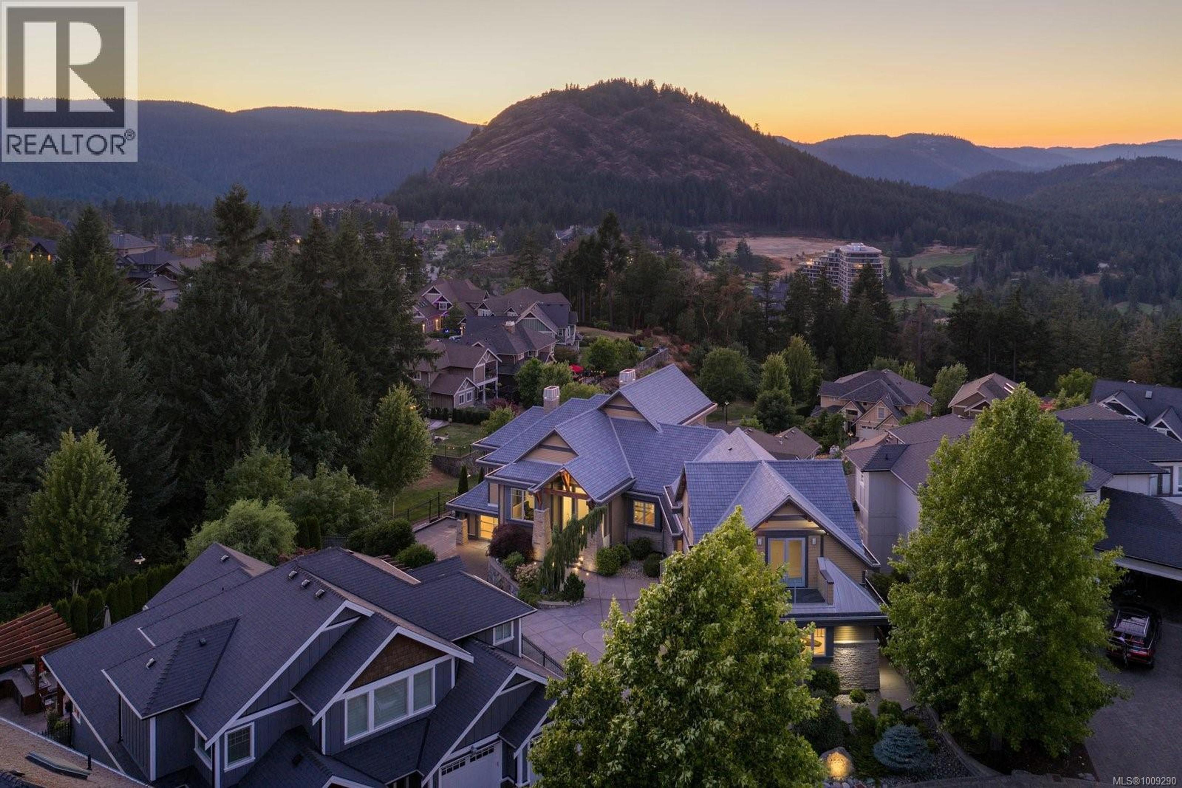 1098 Bearspaw Plat, Langford - Exteriors - Full Complex View, Drone/Aerial View - Photo 3