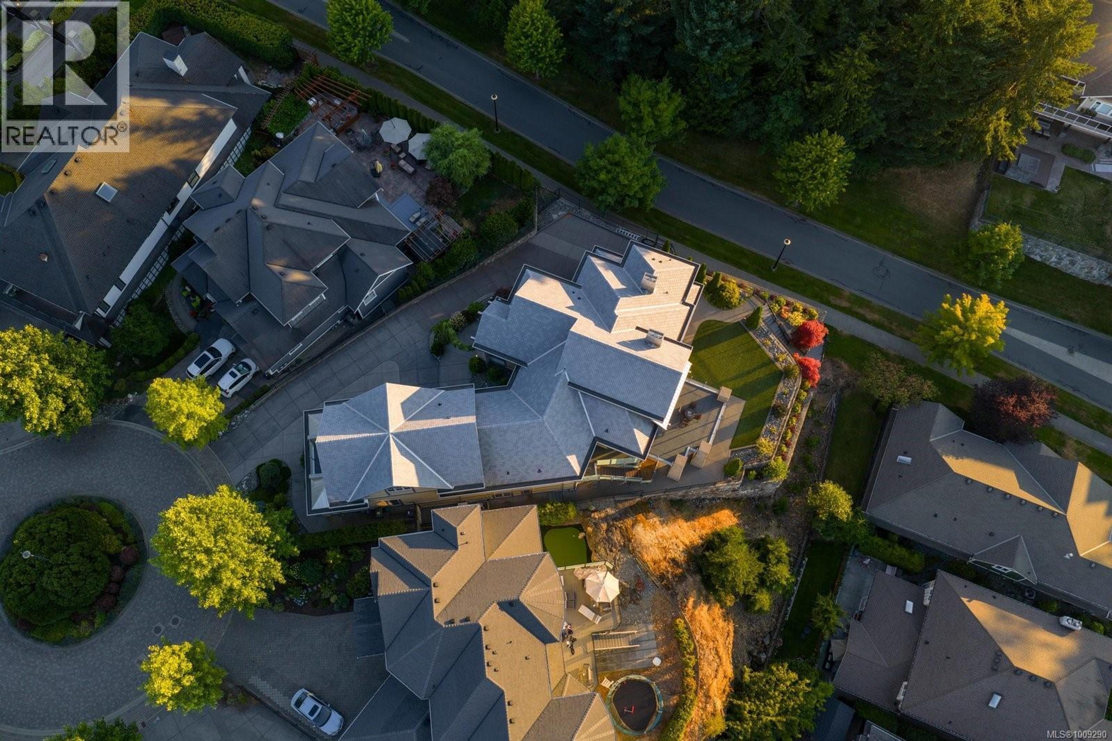 1098 Bearspaw Plat, Langford - Exteriors - Full Complex View, Drone/Aerial View - Photo 11