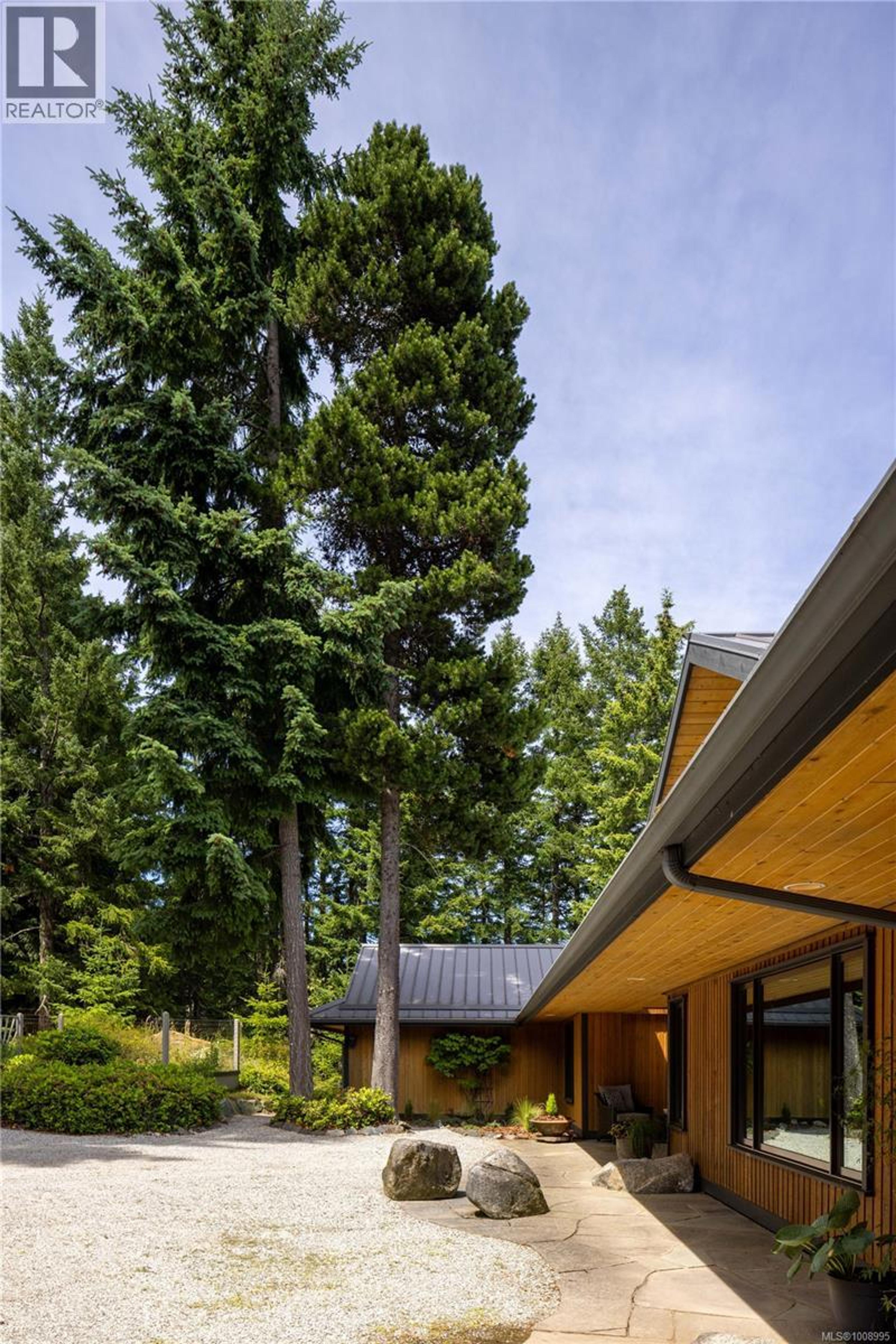 253 Chilton Rd, Salt Spring - Exteriors - Photo 1