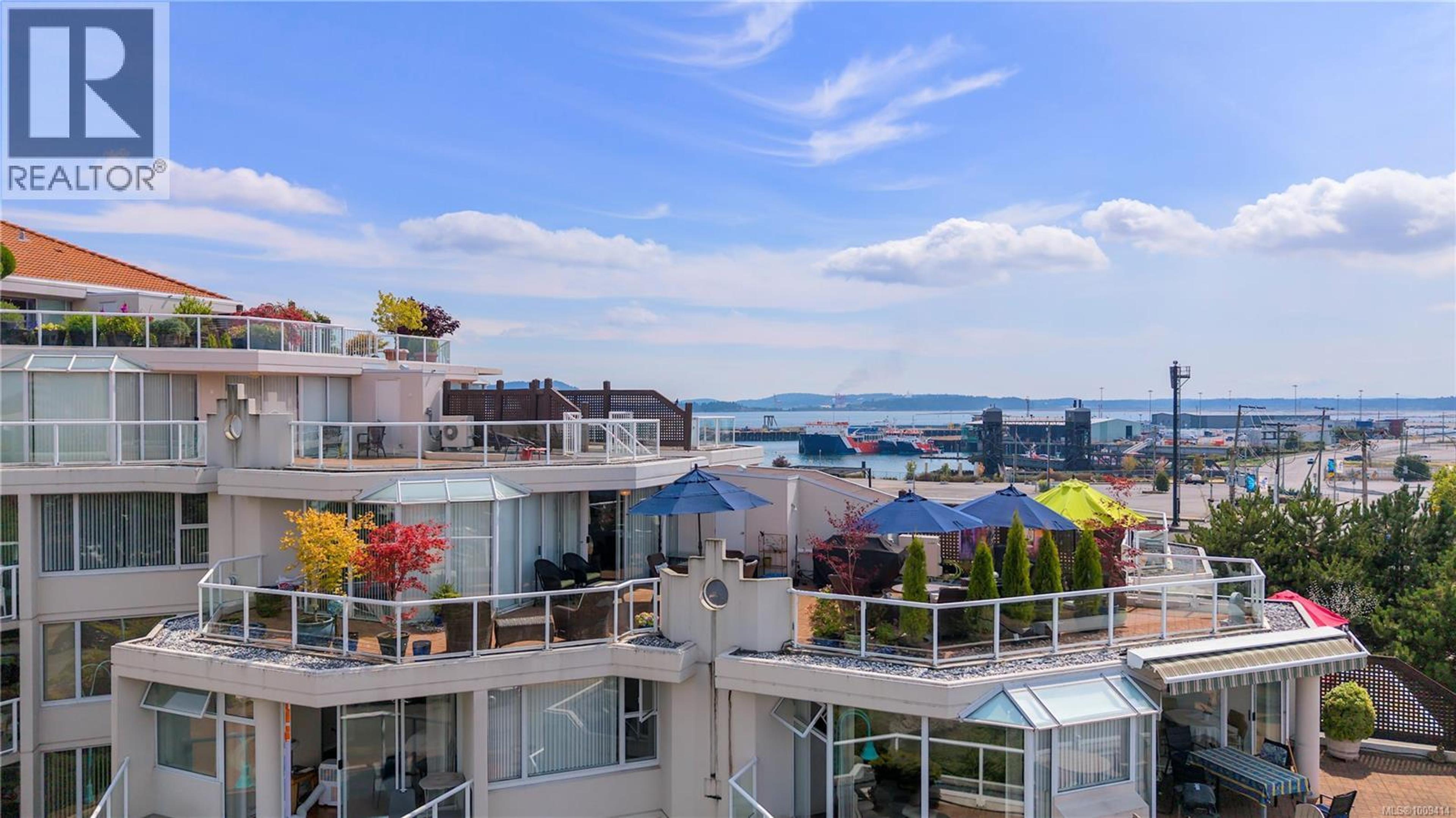 158 Promenade Dr, Nanaimo - Exteriors - Full Complex View - Photo 2