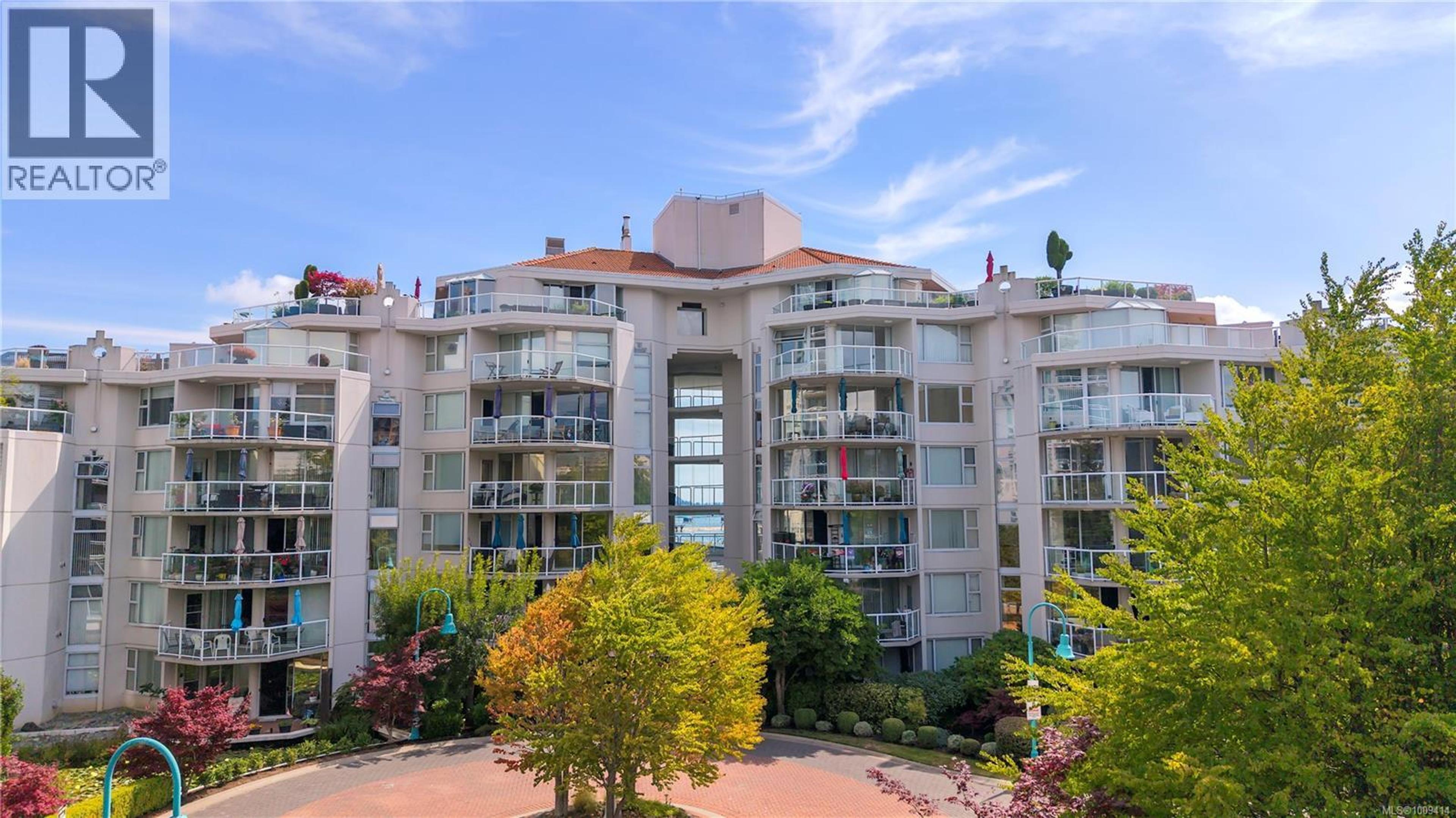 158 Promenade Dr, Nanaimo - Exteriors - Full Complex View - Photo 8