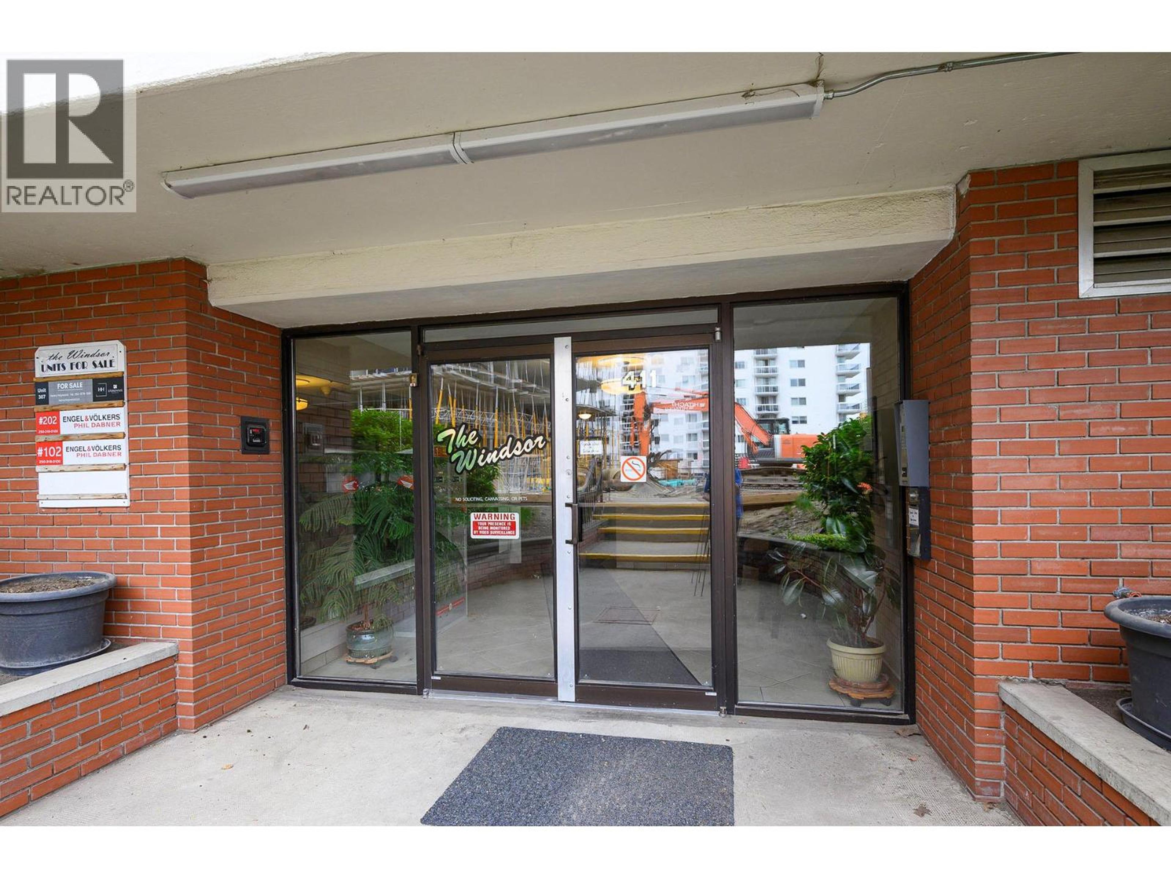 411 NICOLA Street, Kamloops - Exteriors - Photo 3