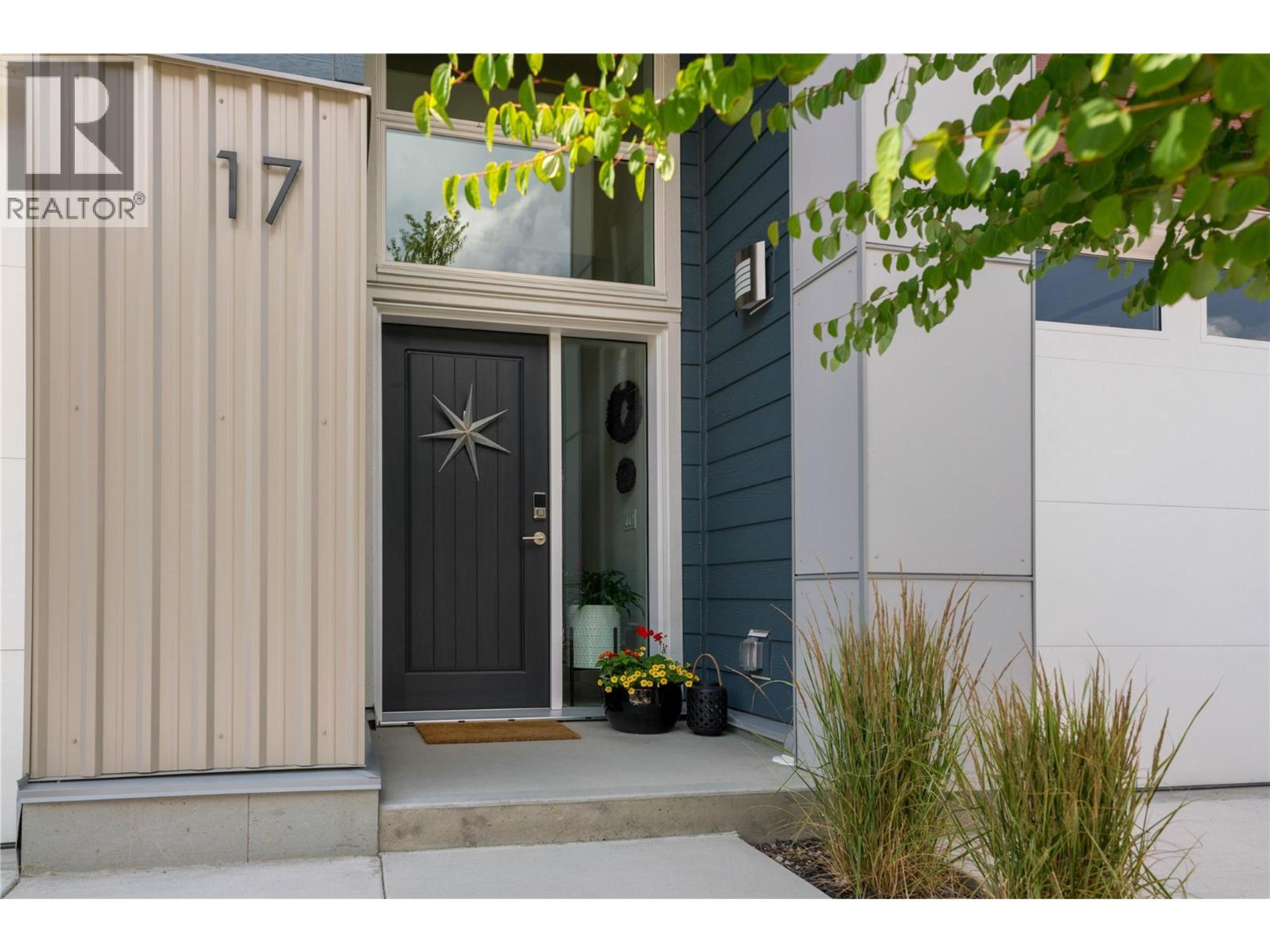 3719 WOODSDALE Road, Lake Country - Exteriors - Photo 3