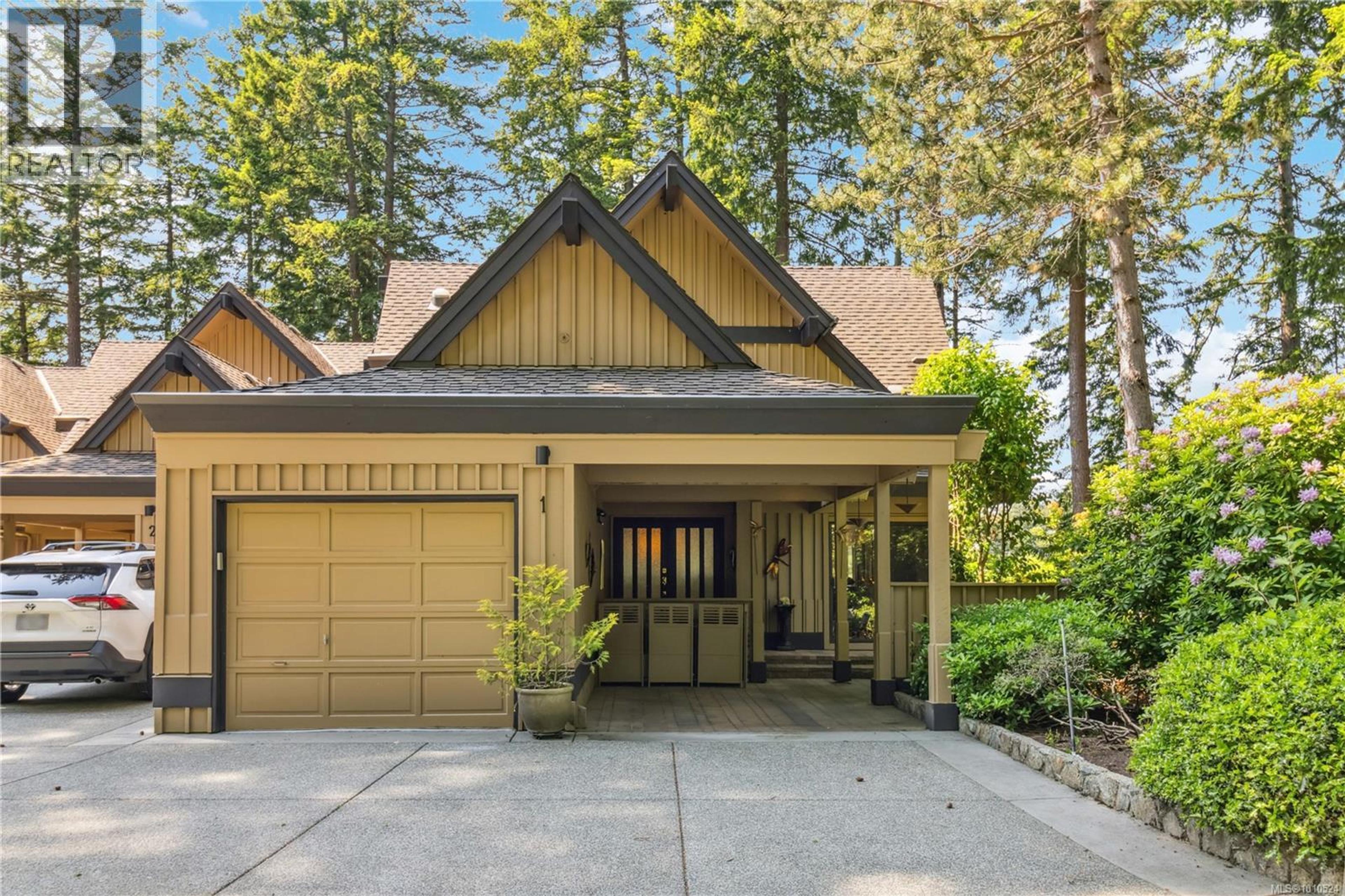 981 Fir Tree Glen, Saanich - Exteriors - Photo 4