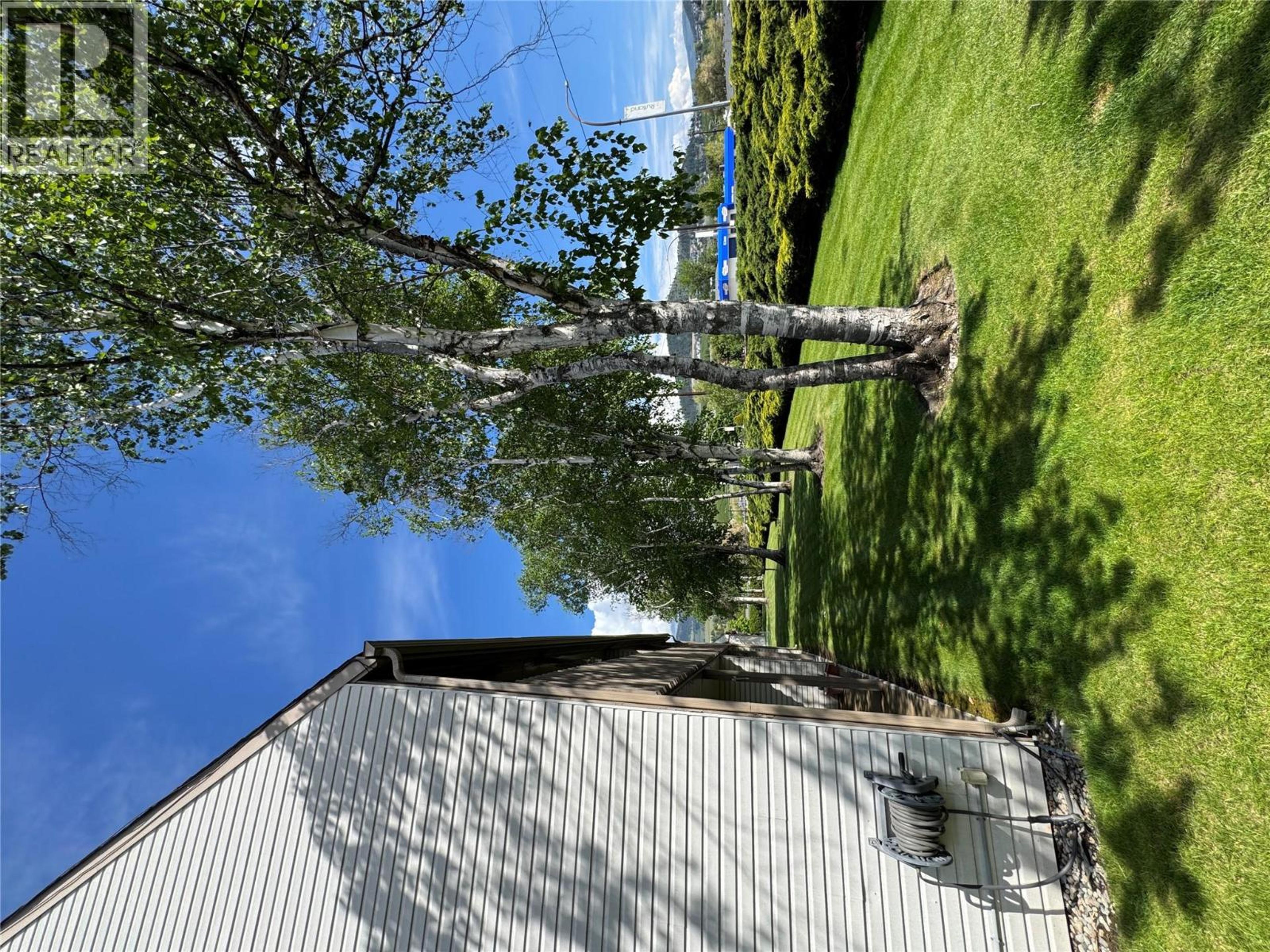 290 Highway 33 E, Kelowna - Exteriors - Photo 2