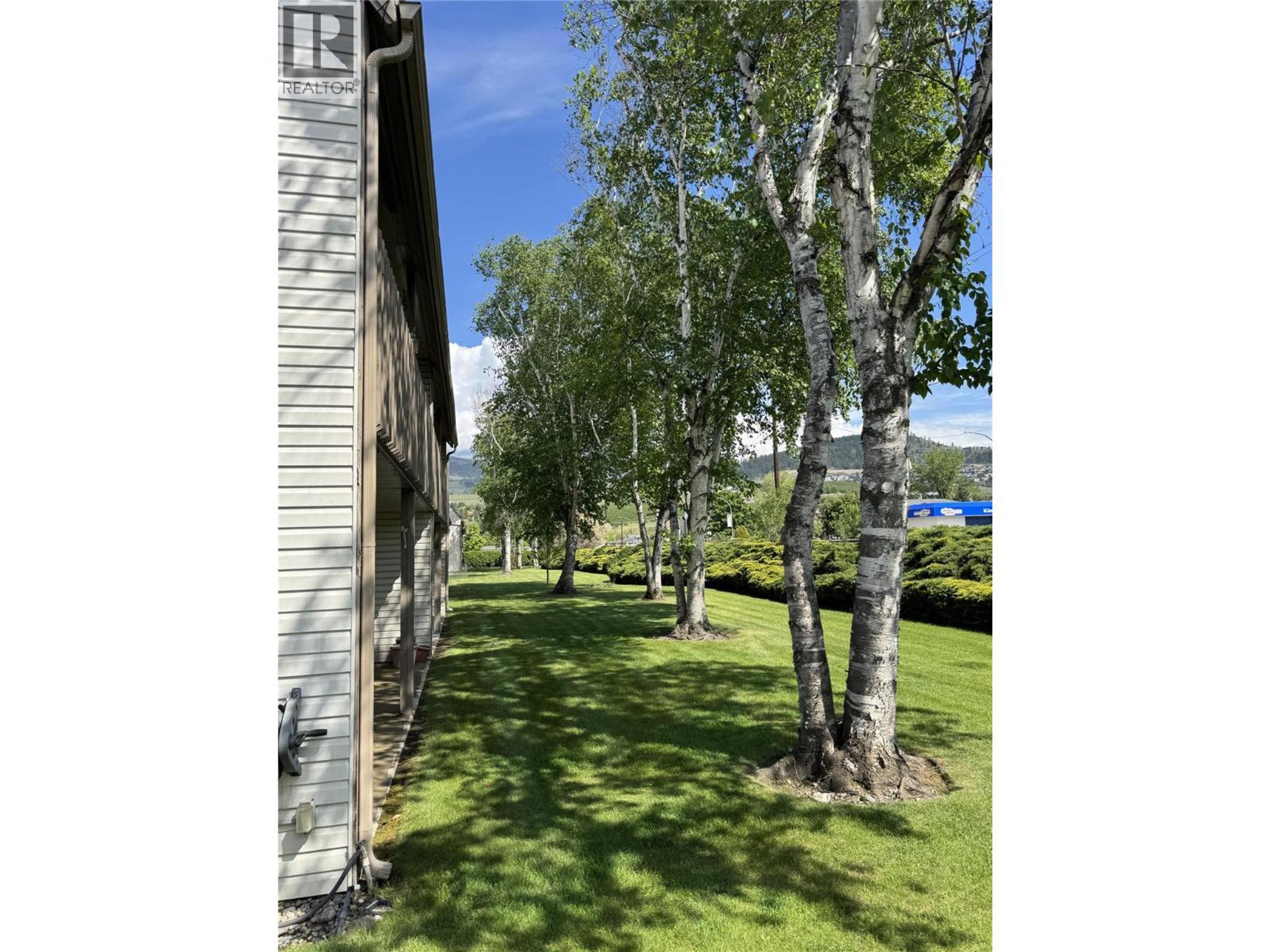 290 Highway 33 E, Kelowna - Exteriors - Photo 4