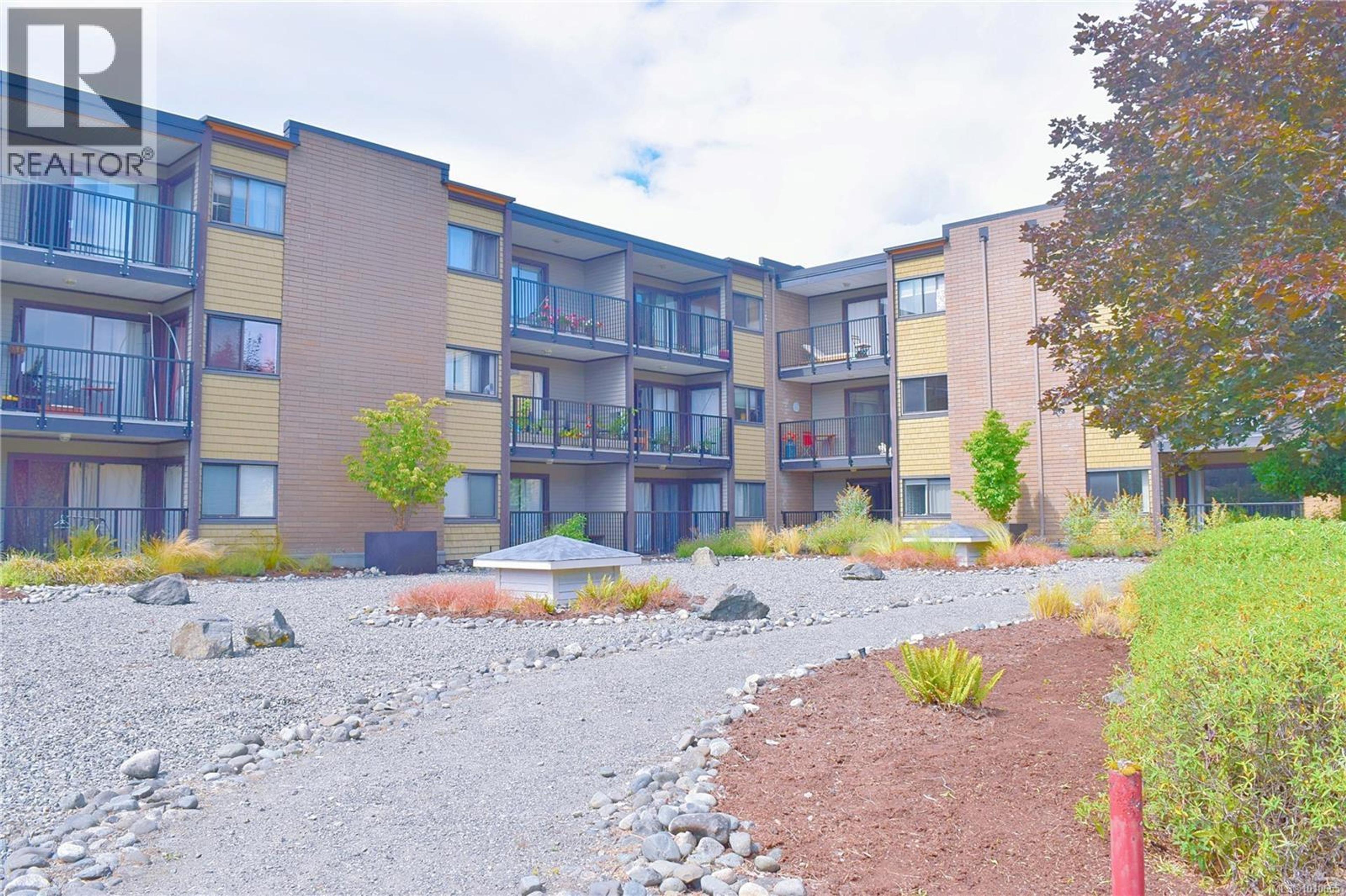 1870 McKenzie Ave, Saanich - Exteriors - Full Complex View - Photo 2