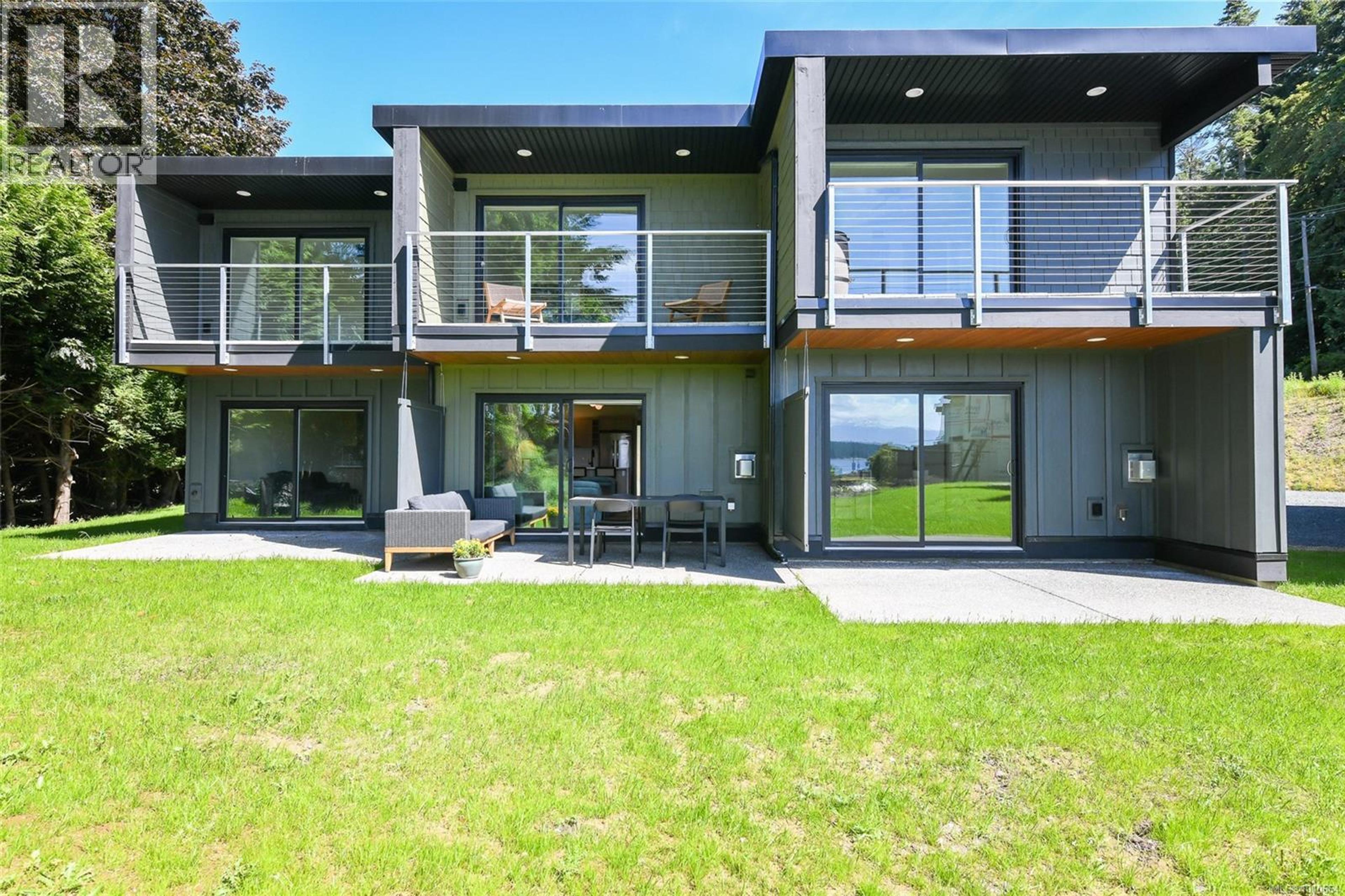 4305 Shingle Spit Rd, Hornby Island - Exteriors - Photo 6