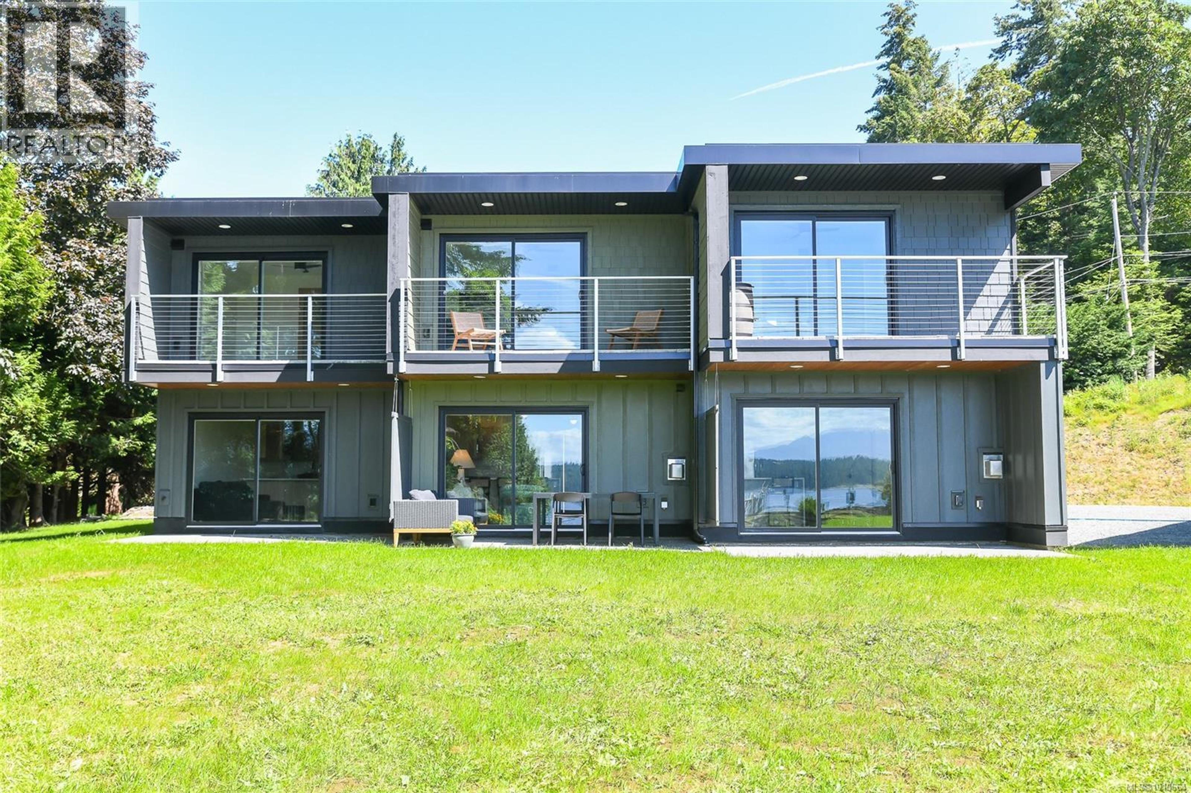 4305 Shingle Spit Rd, Hornby Island - Exteriors - Photo 4