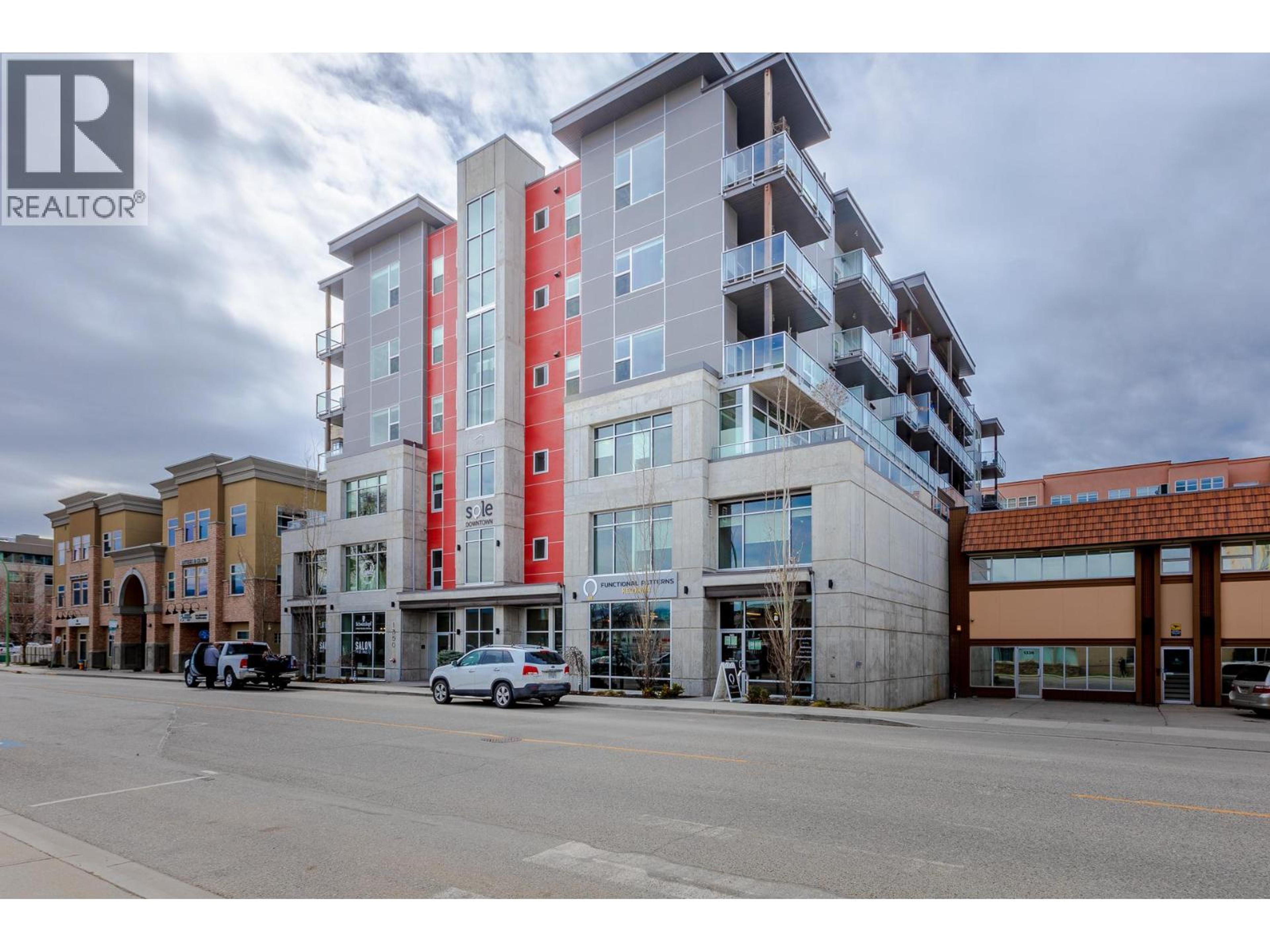 1350 St Paul Street, Kelowna - Exteriors - Full Complex View - Photo 3