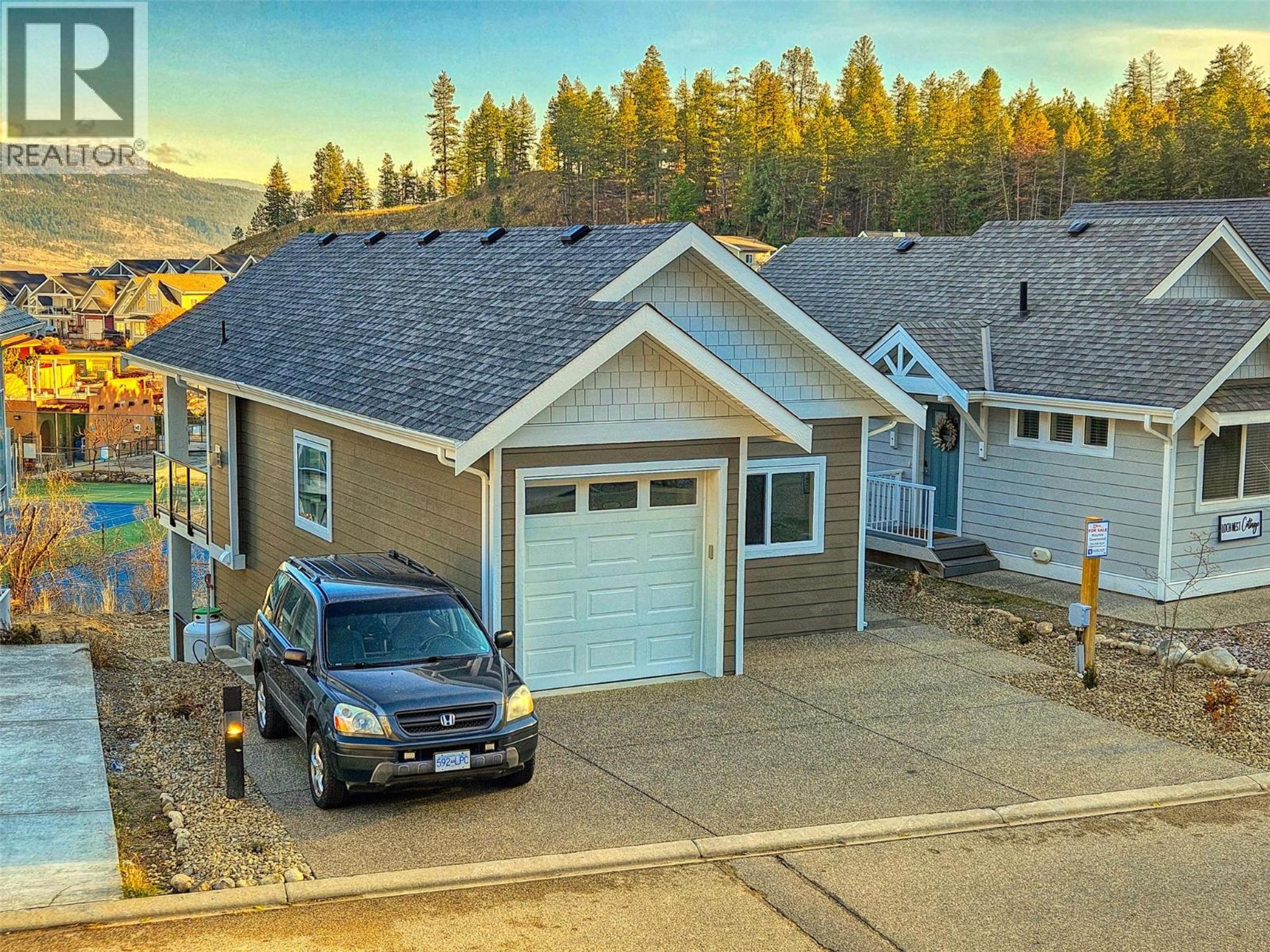 6732 LaPalma Loop, Kelowna - Exteriors - Photo 5