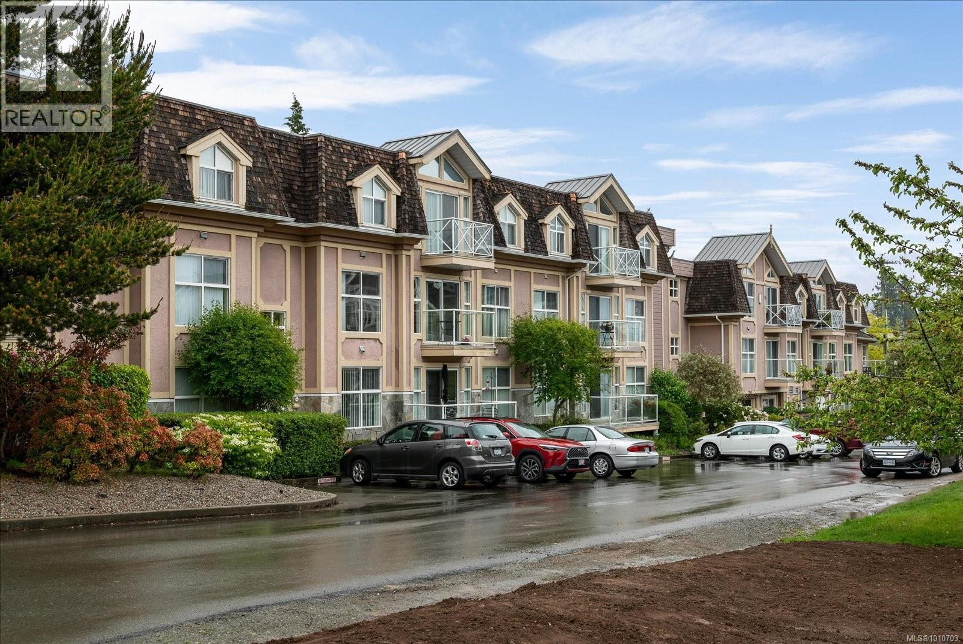 750 Memorial Ave, Qualicum Beach - Exteriors - Full Complex View - Photo 2