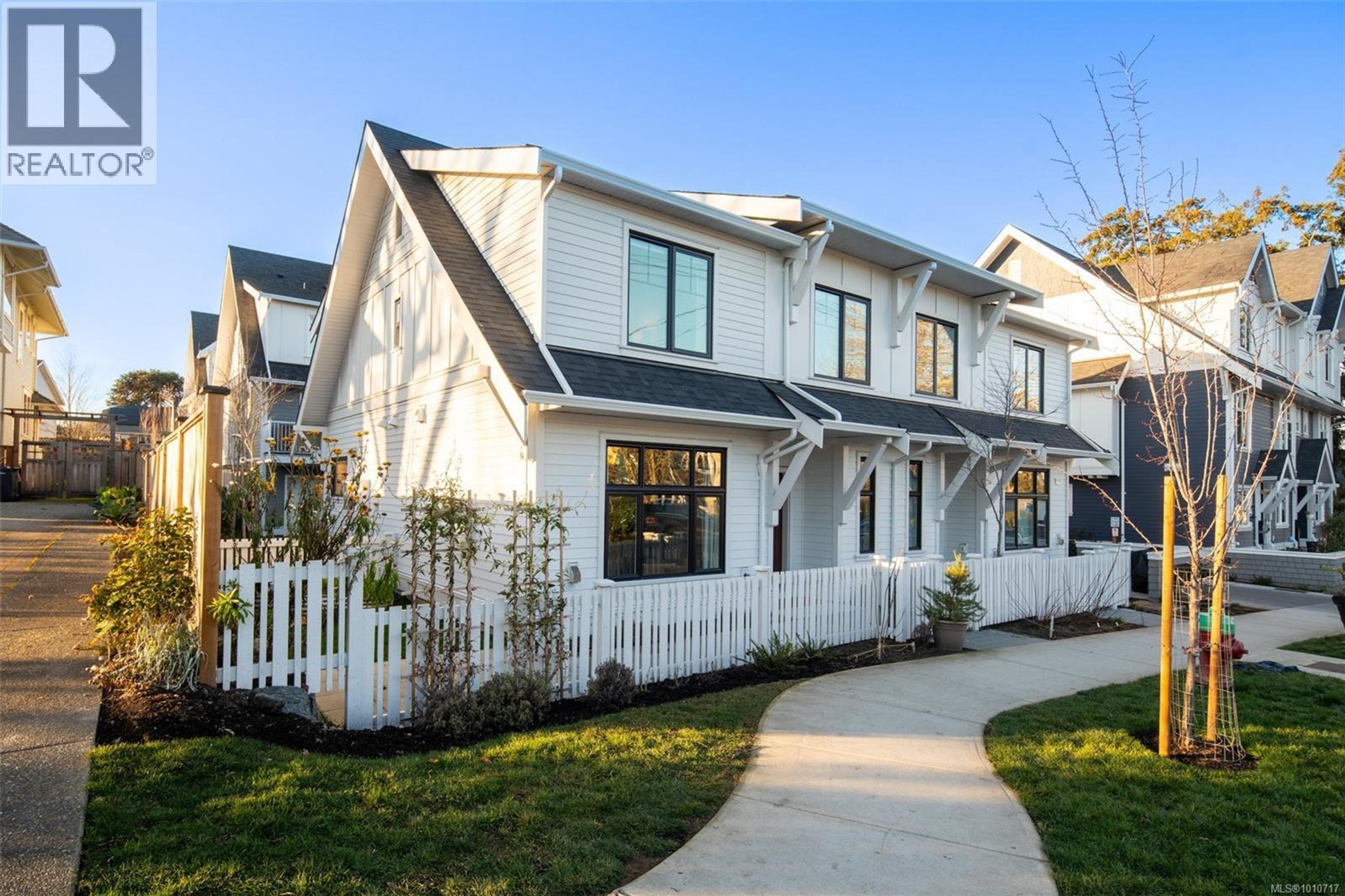 3080 Washington Ave, Victoria - Exteriors - Full Complex View - Photo 2