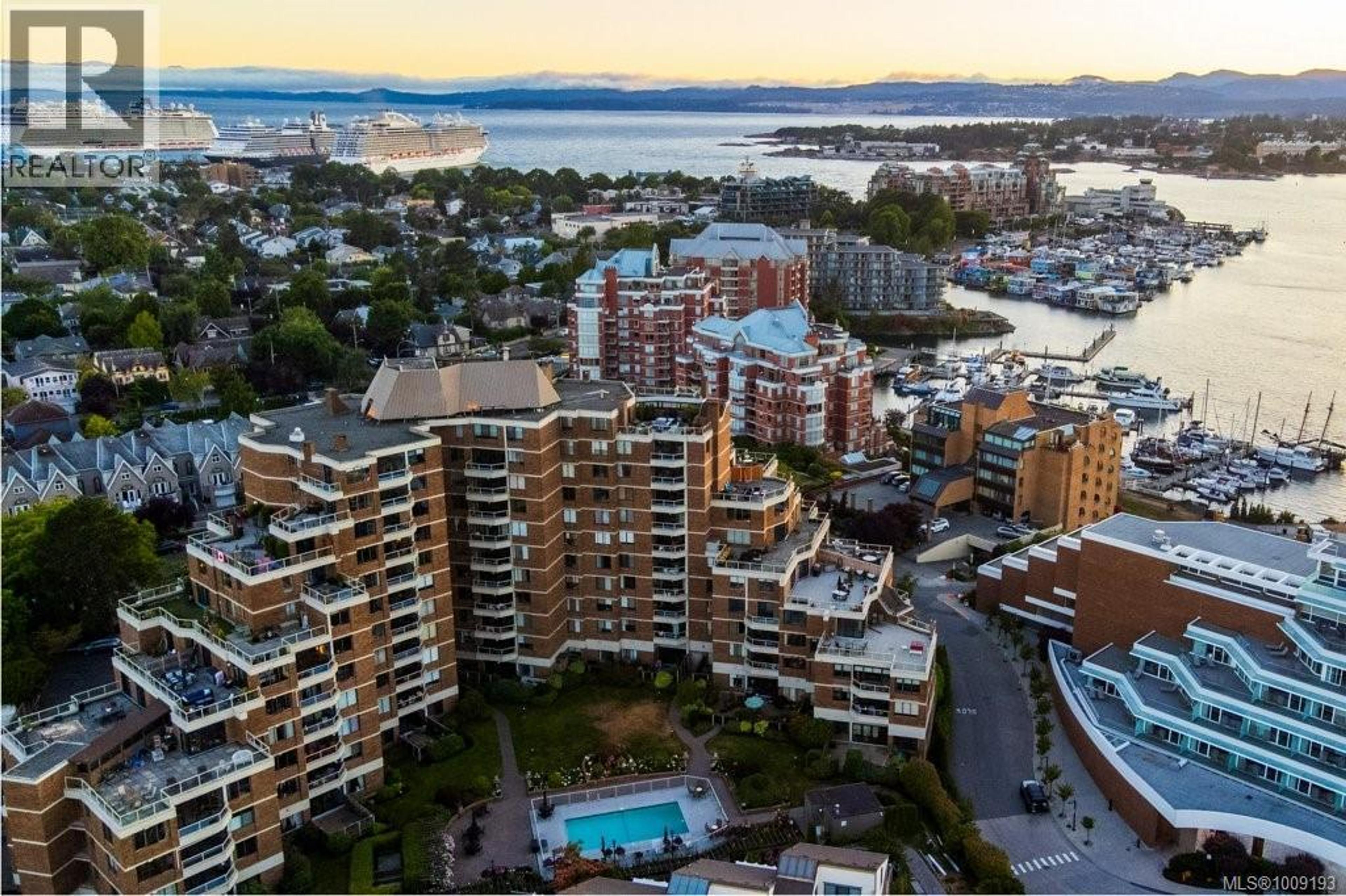 225 Belleville St, Victoria - Exteriors - Full Complex View, Drone/Aerial View - Photo 1