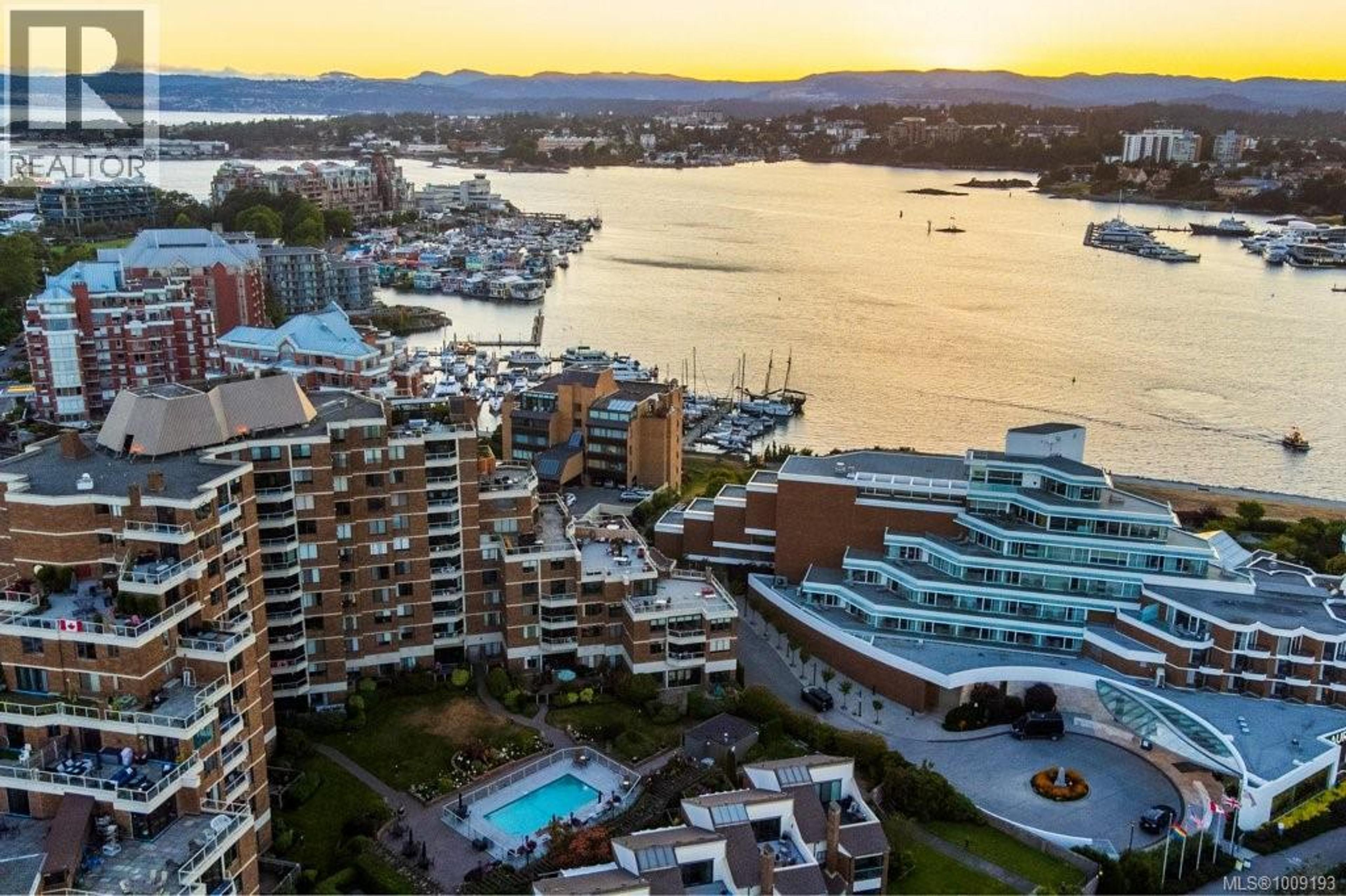 225 Belleville St, Victoria - Exteriors - Full Complex View, Drone/Aerial View - Photo 2