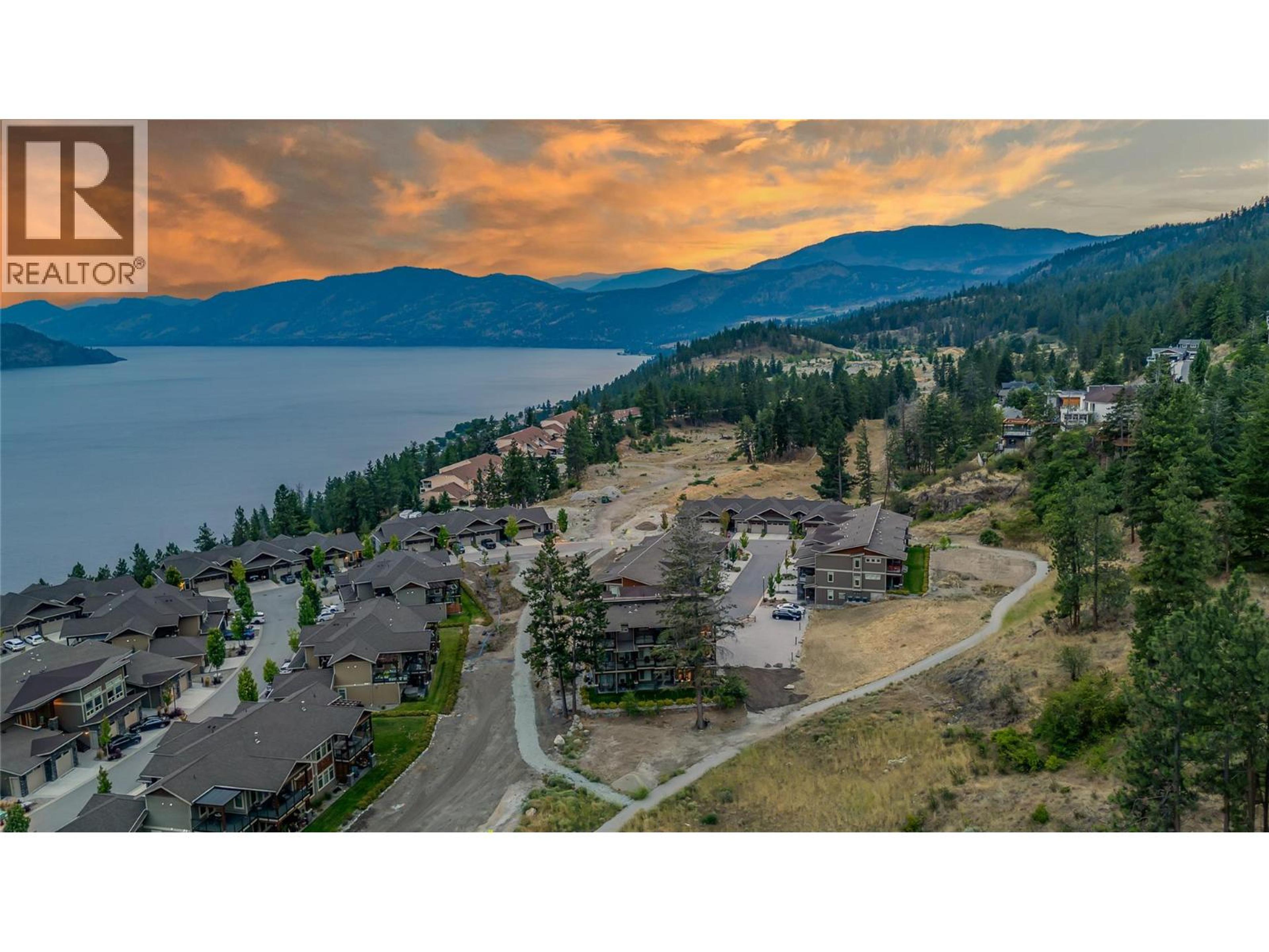 4000 Redstone Crescent, Peachland - Exteriors - Full Complex View, Drone/Aerial View - Photo 4