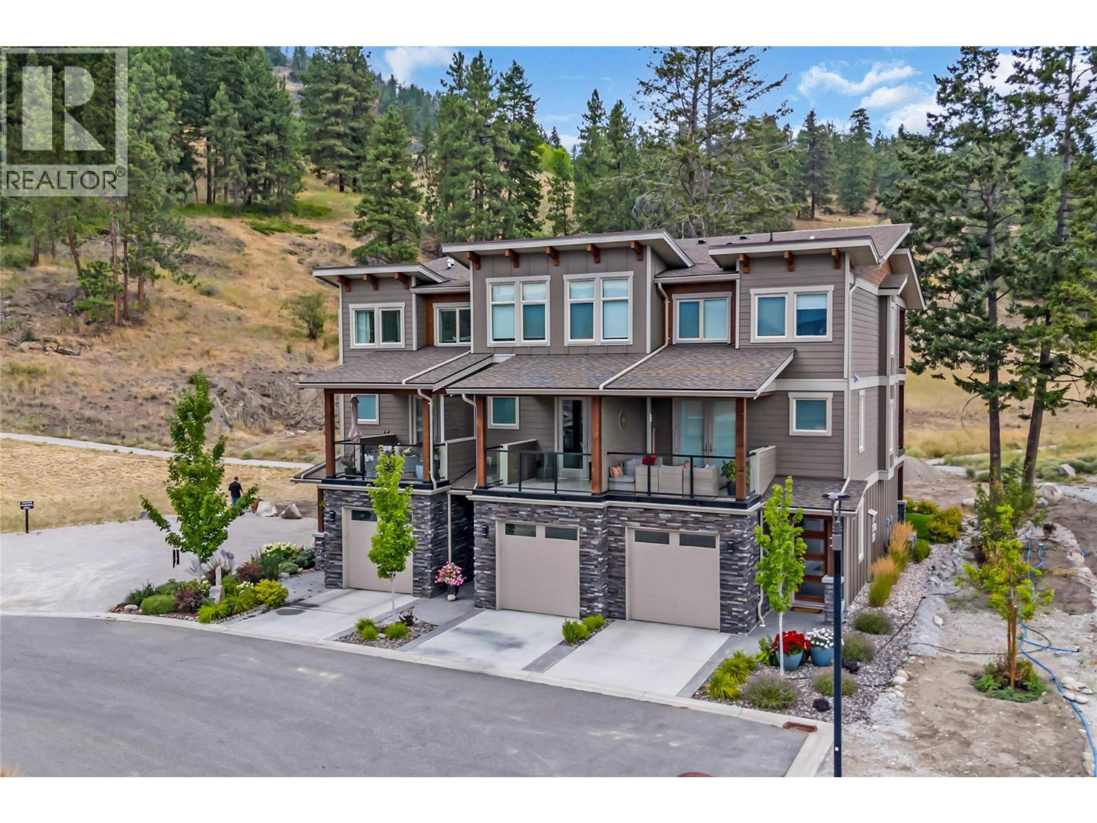 4000 Redstone Crescent, Peachland - Exteriors - Drone/Aerial View - Photo 5