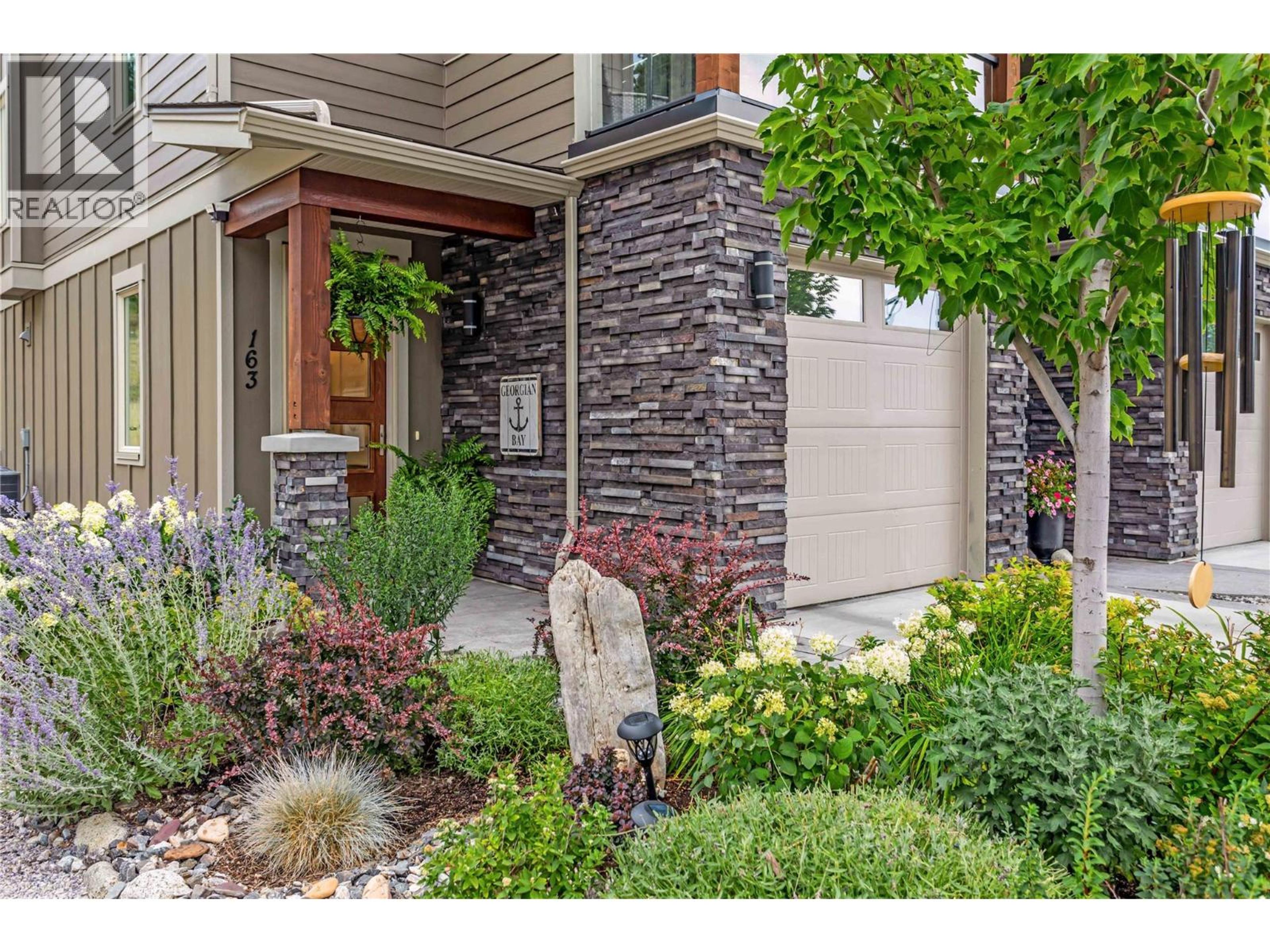 4000 Redstone Crescent, Peachland - Exteriors - Photo 11