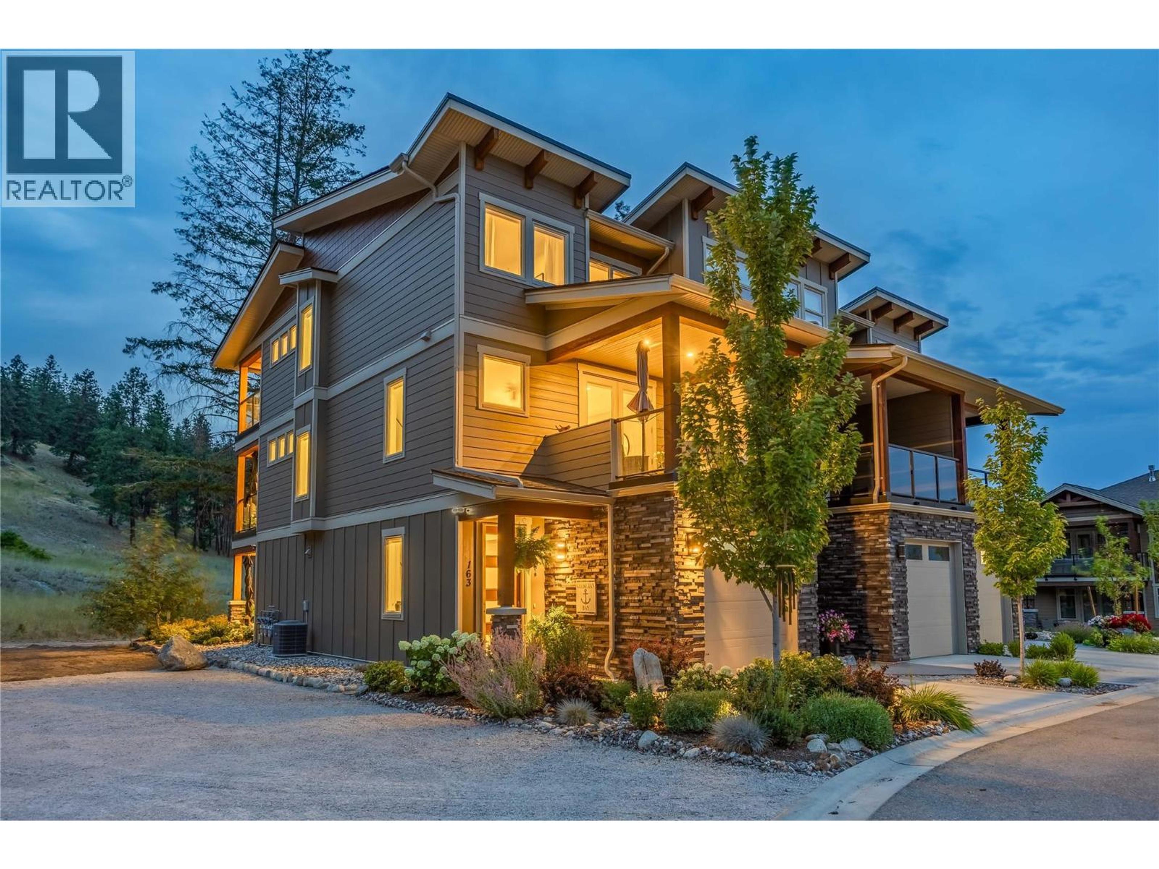 4000 Redstone Crescent, Peachland - Exteriors - Photo 12