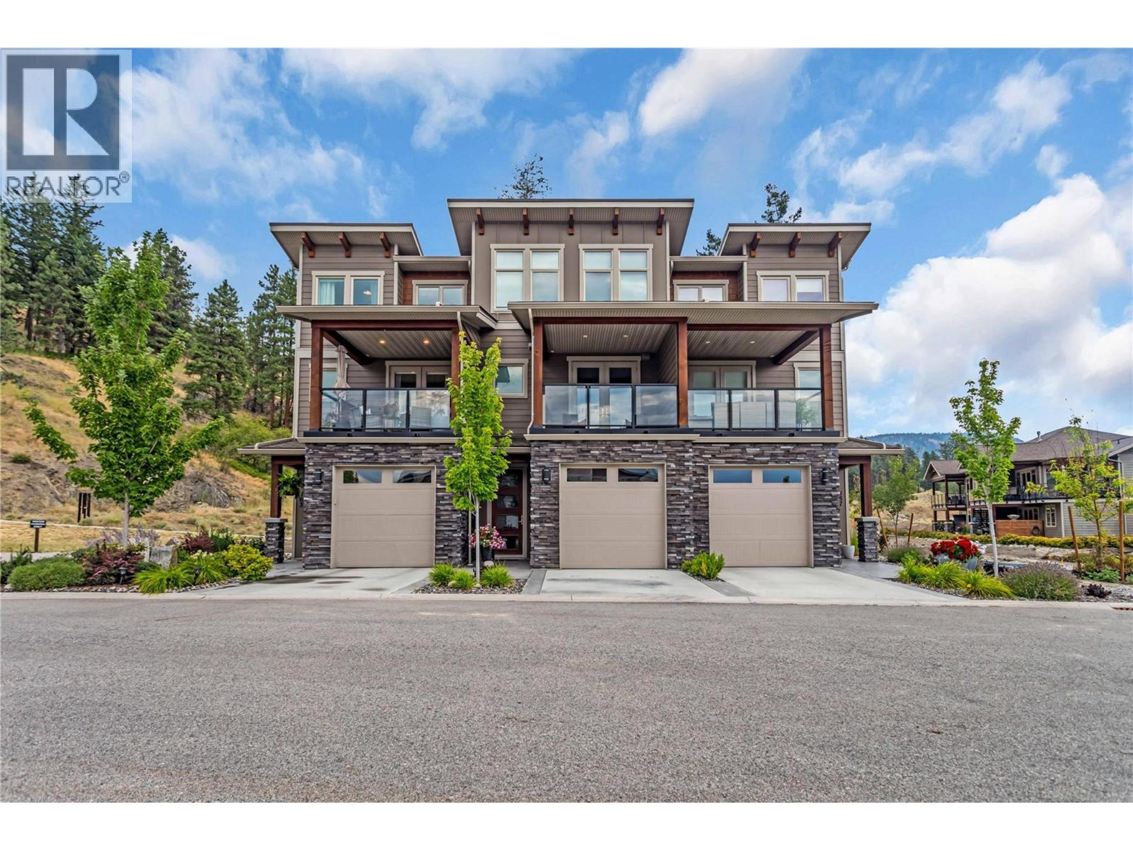 4000 Redstone Crescent, Peachland - Exteriors - Full Complex View - Photo 15