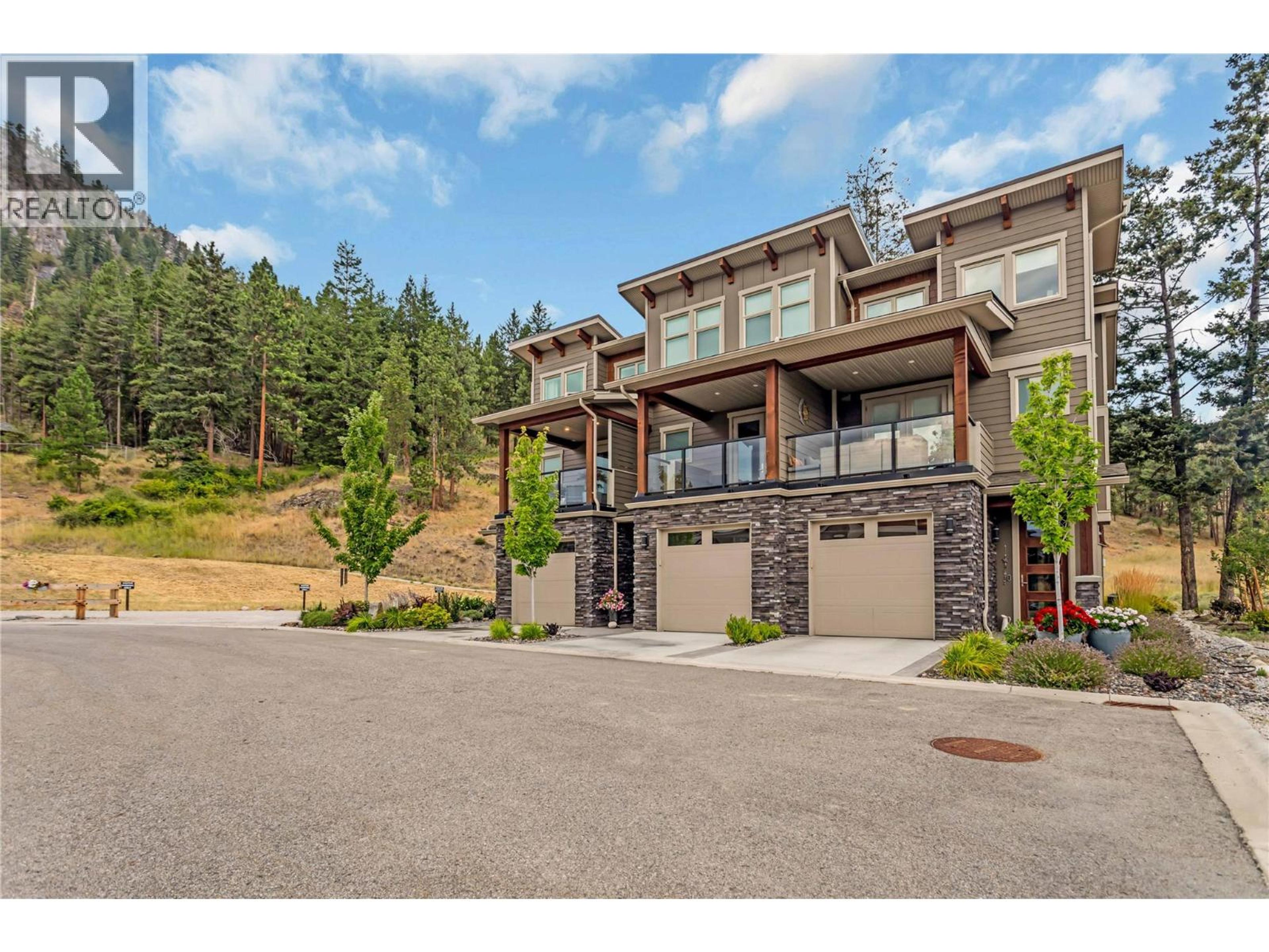 4000 Redstone Crescent, Peachland - Exteriors - Full Complex View - Photo 16