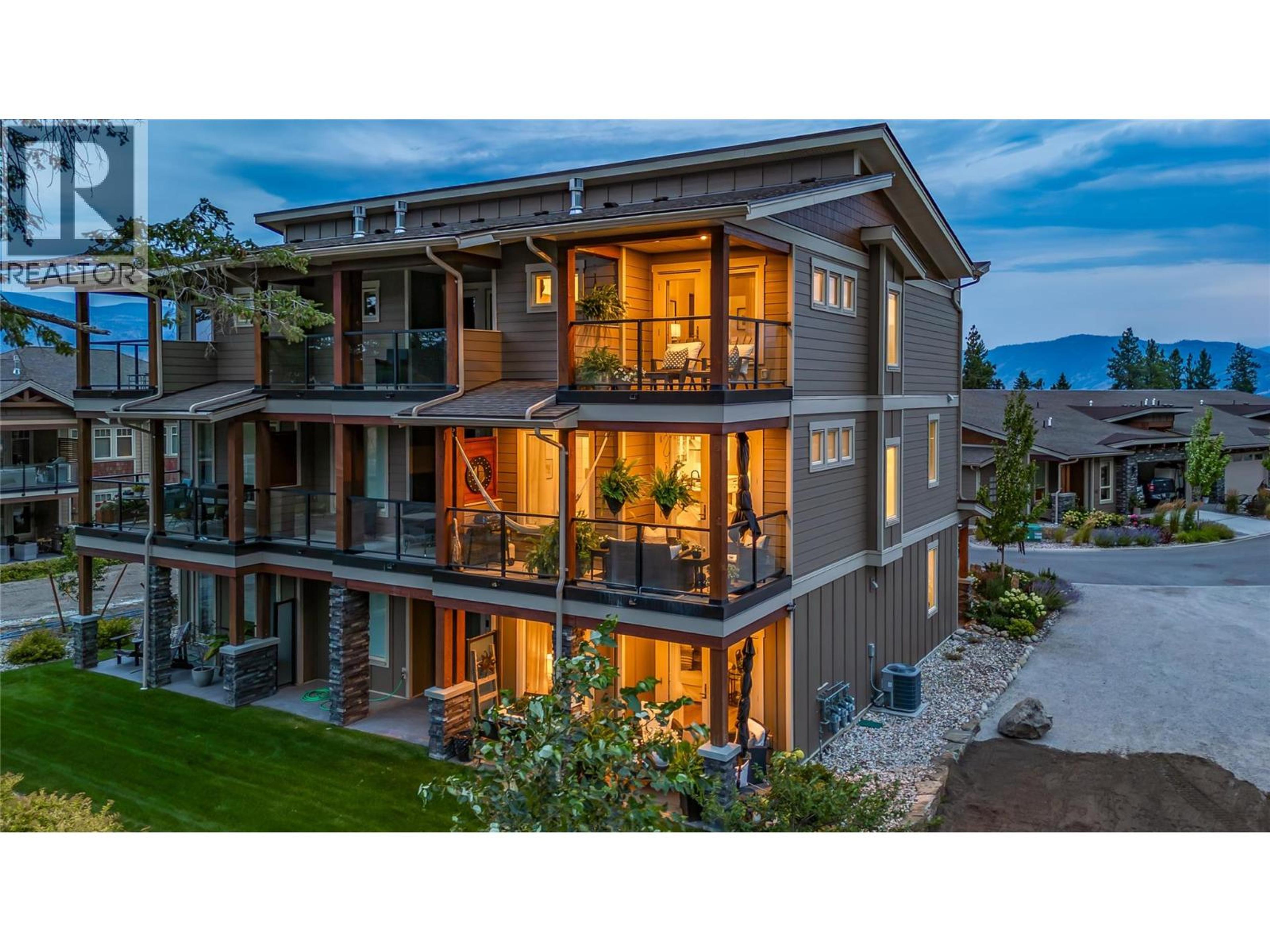 4000 Redstone Crescent, Peachland - Exteriors - Photo 17