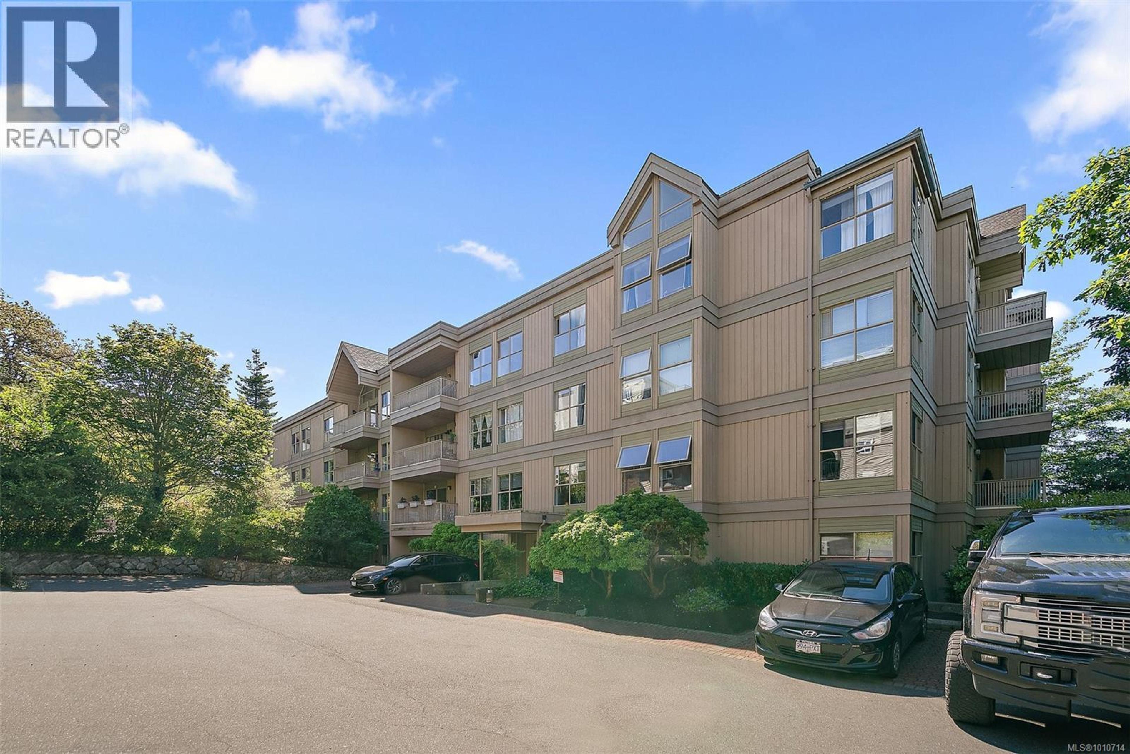 3363 Glasgow Ave, Saanich - Exteriors - Full Complex View - Photo 2